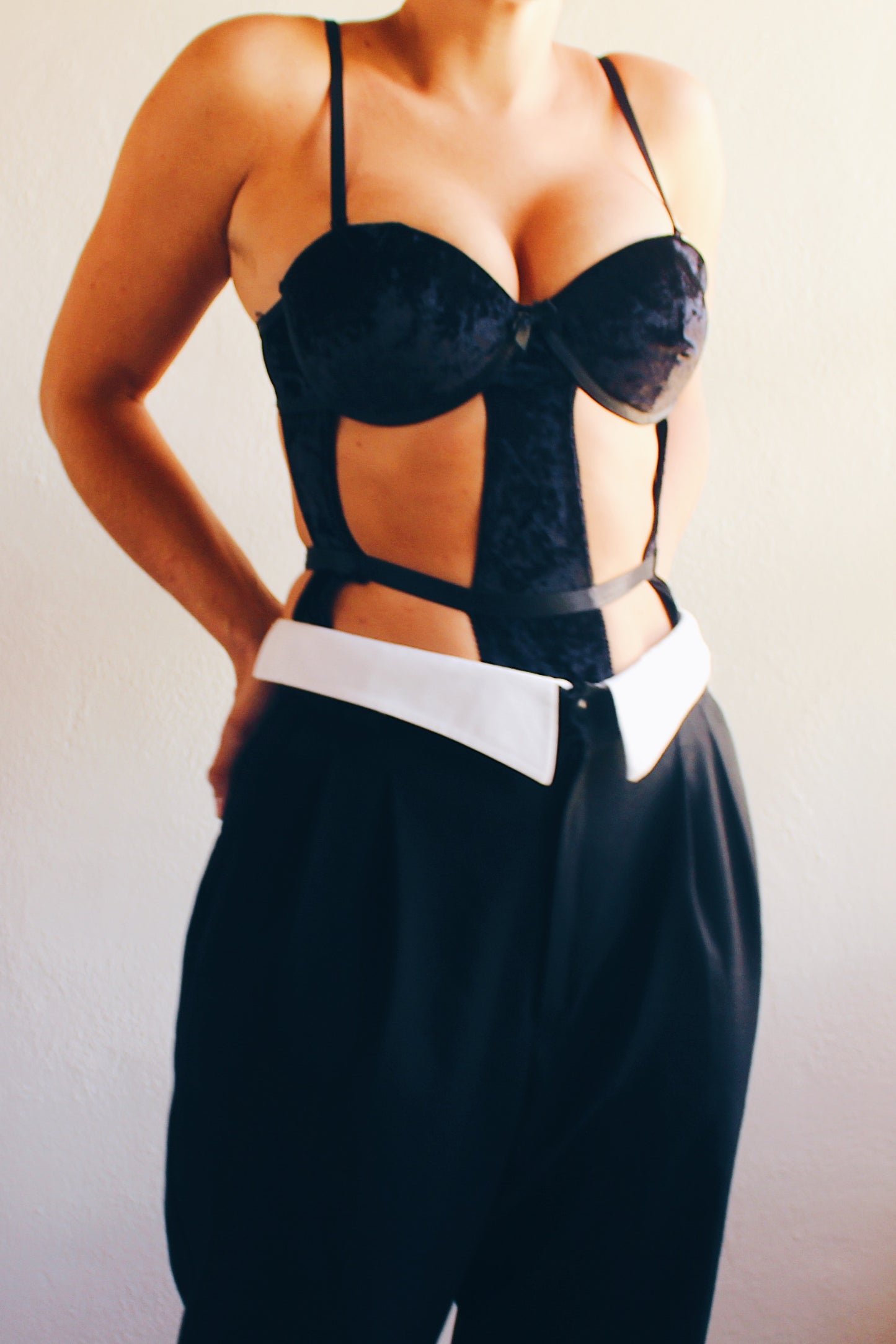 Time-Travel in Style: Upcycled 90s Black Pleated Pants for the Dark Academic Aesthetic