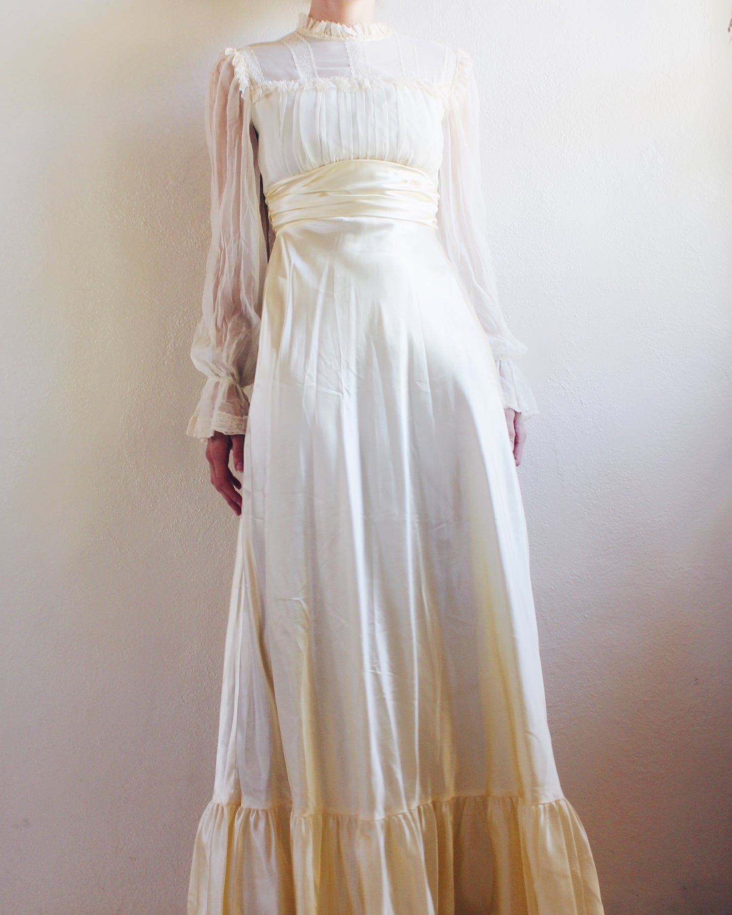 1970s Vintage Ivory Gunne Sax Style Gown – Cottagecore Soft Goth Prairie Dress | American Gothic Boho Maxi