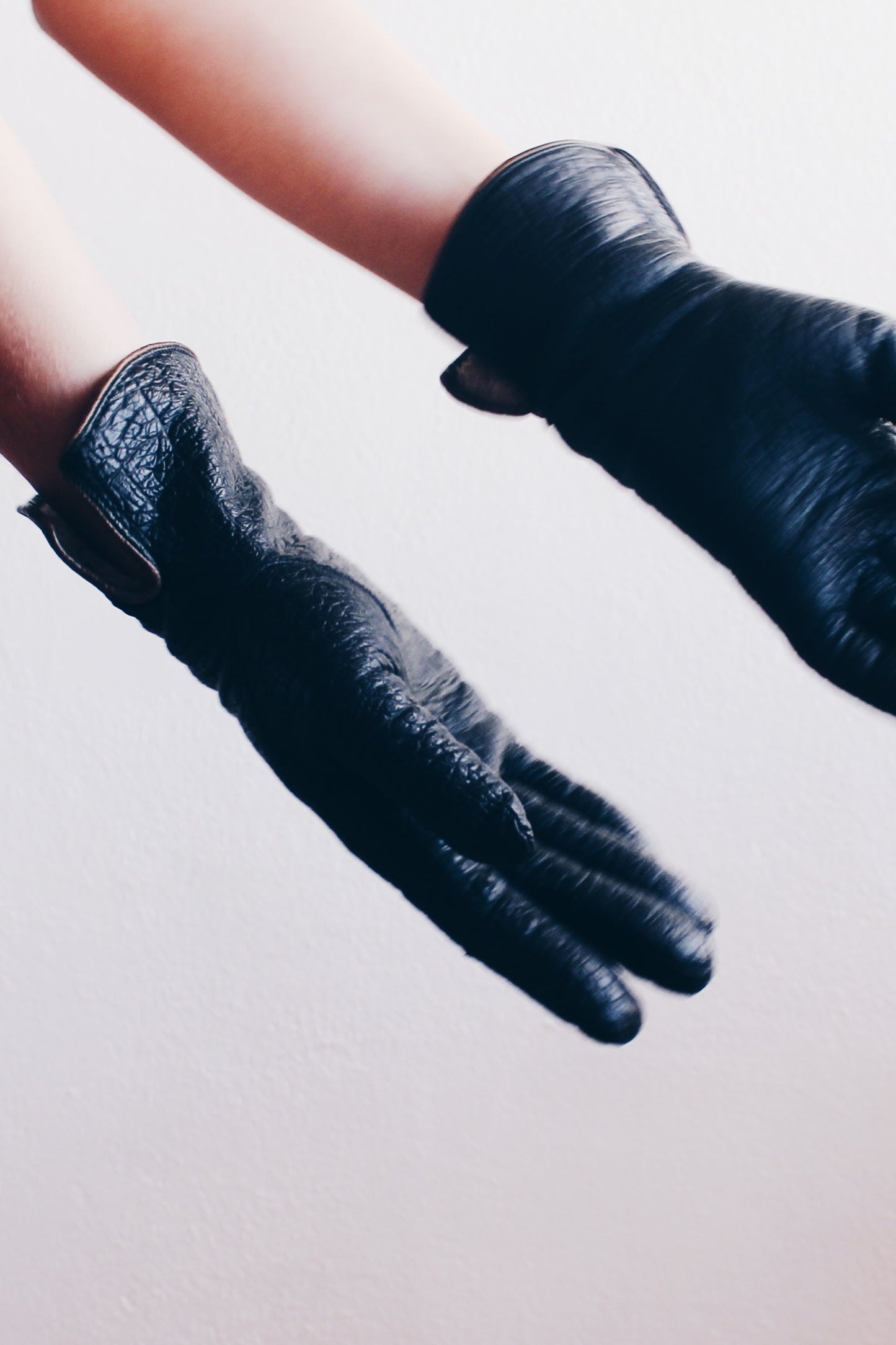 Chic Vintage Black Faux Leather Driving Gloves - Noir Prep Minimalism