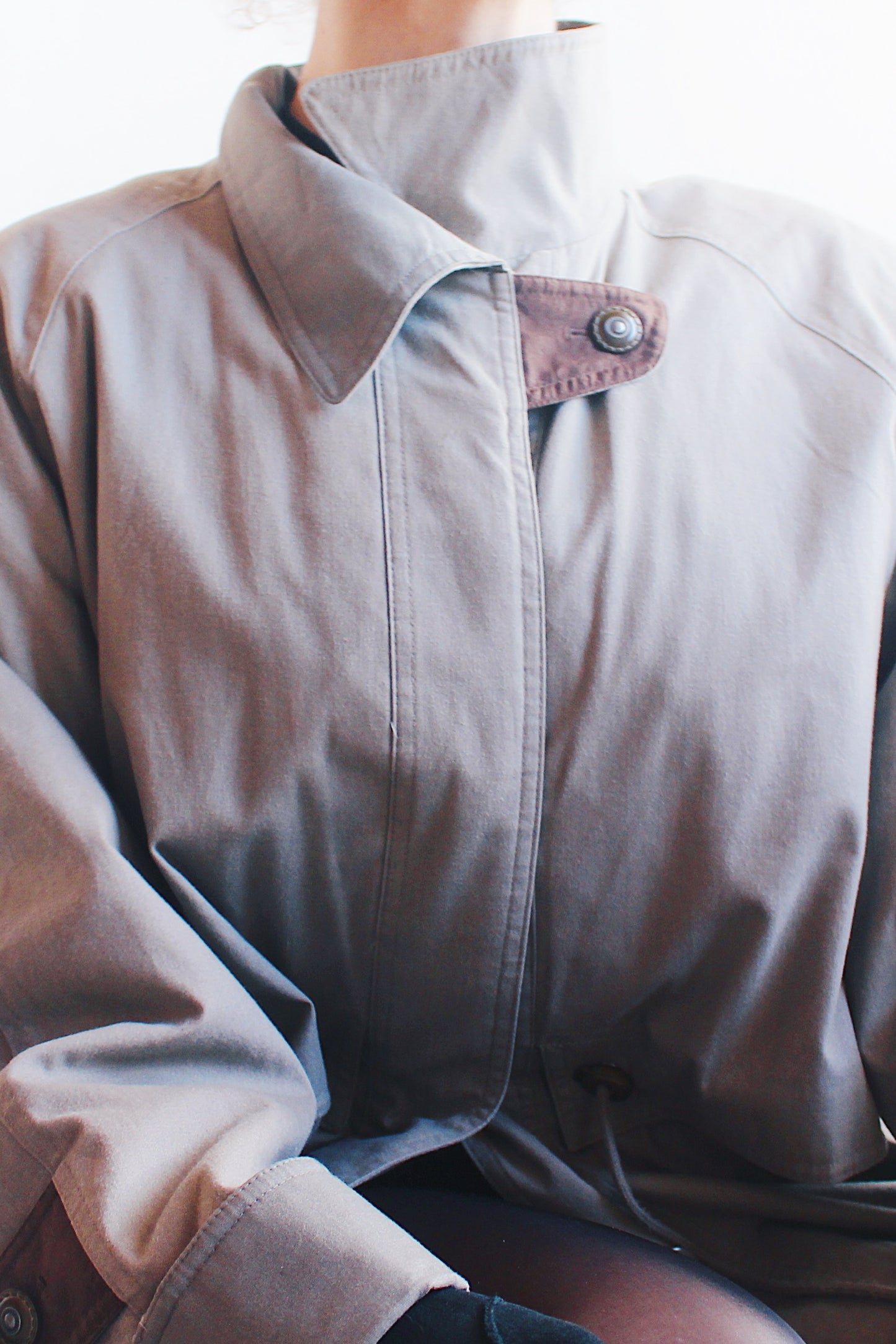 Contemporary Noir: Chic Vintage Grey Khaki Trench Coat