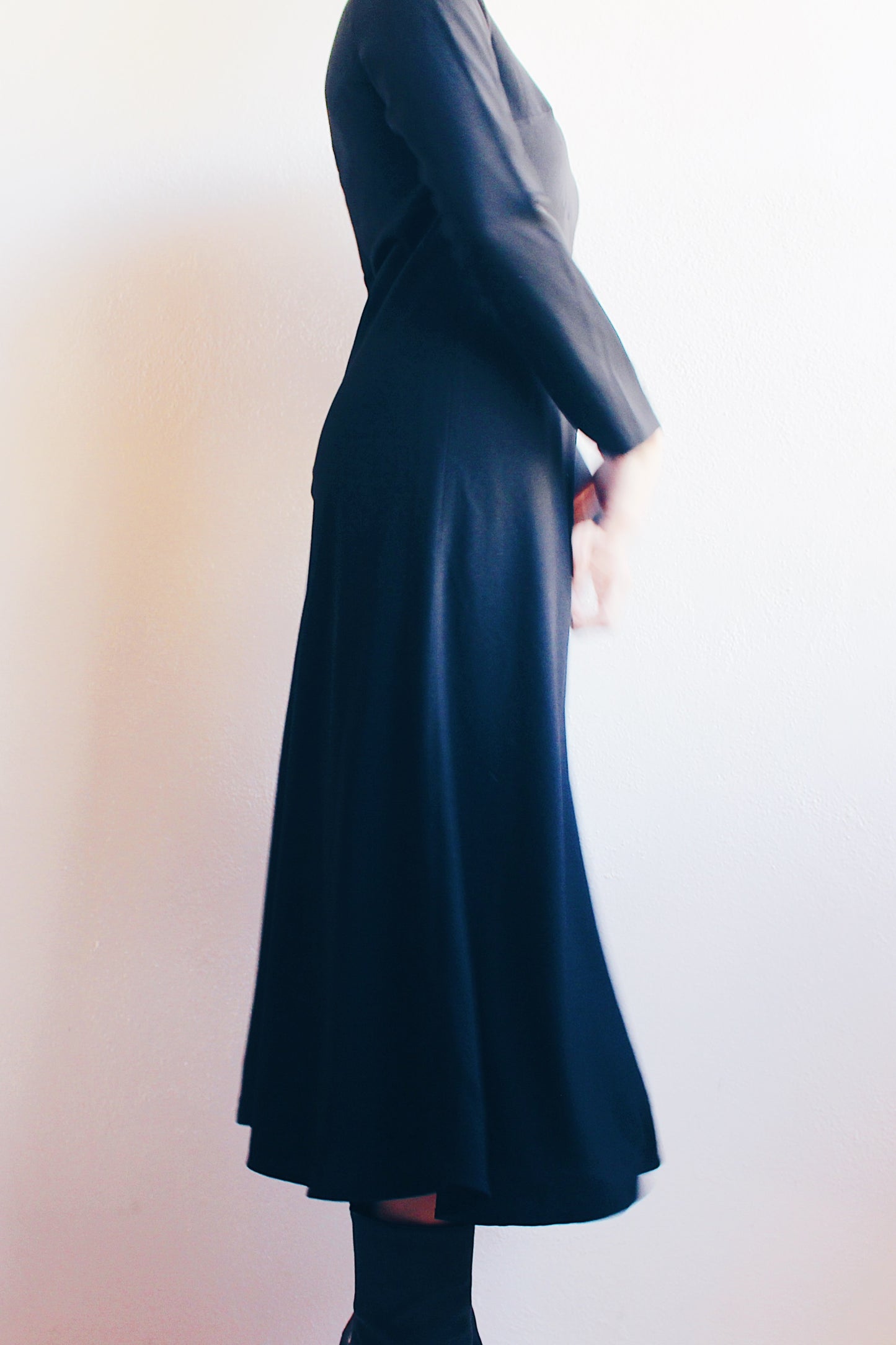 90s Dark Academic Elegance: Minimalist Long Sleeve Black Maxi Dress - Gothic Vintage Glam