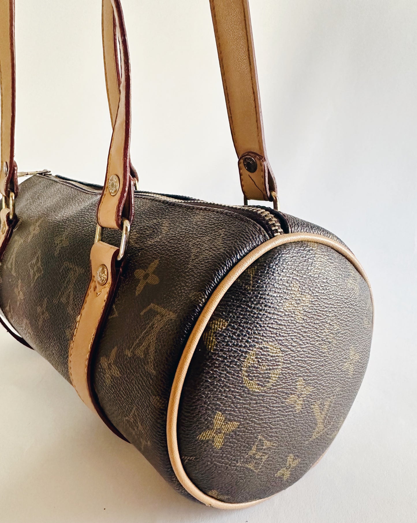 Vintage Louis Vuitton Papillon 26 – Y2K Monogram Leather Handbag for Earth‑Toned Outfits