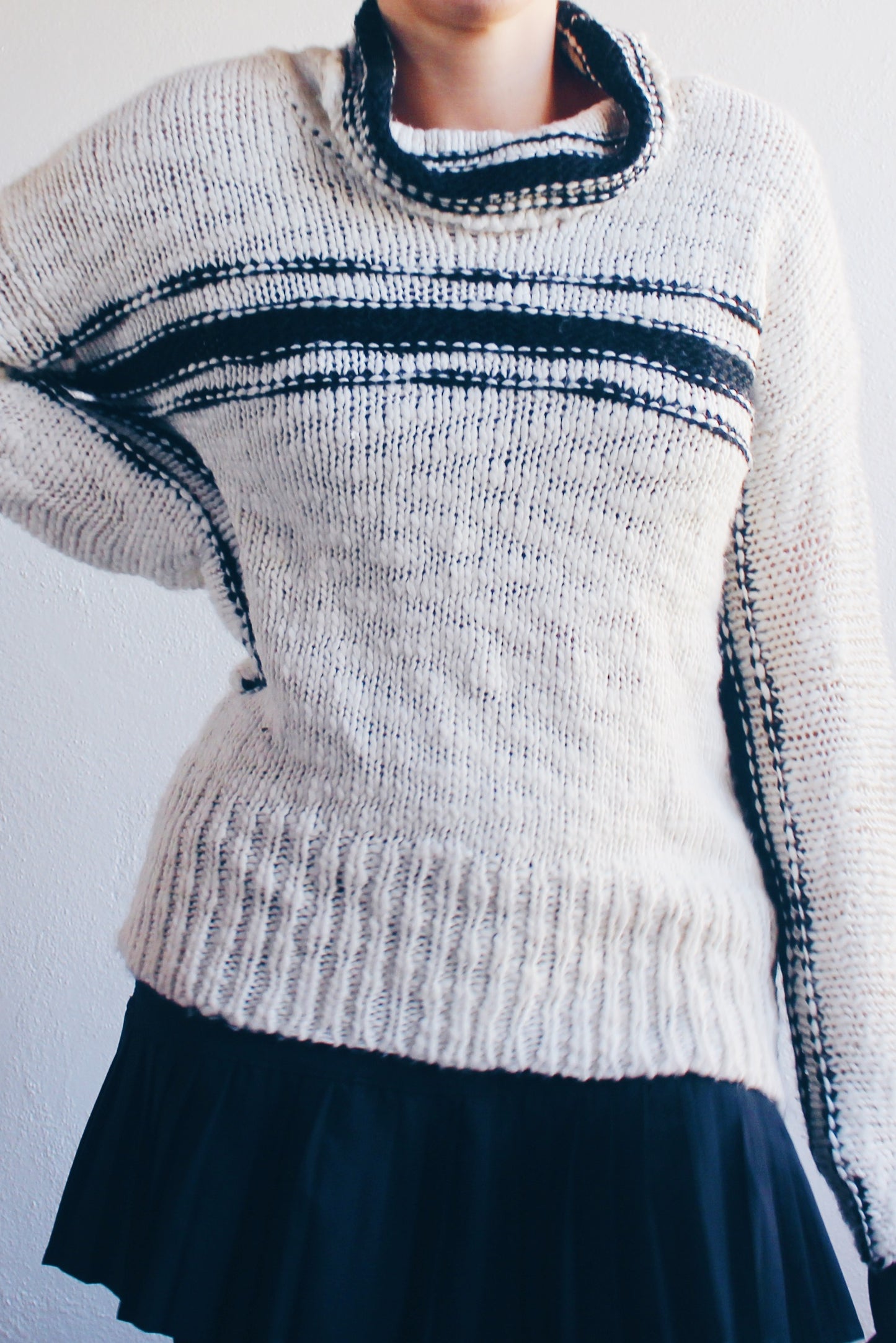Academic Chic Elegance: Hand-Knit Cream Striped Turtleneck - Vintage Preppy Glam!