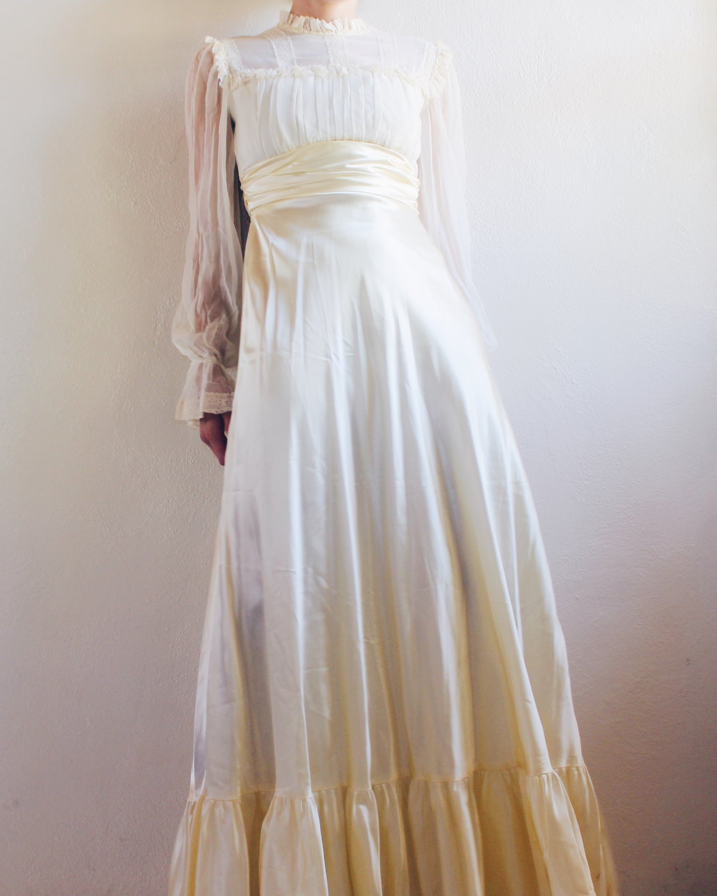 1970s Vintage Ivory Gunne Sax Style Gown – Cottagecore Soft Goth Prairie Dress | American Gothic Boho Maxi