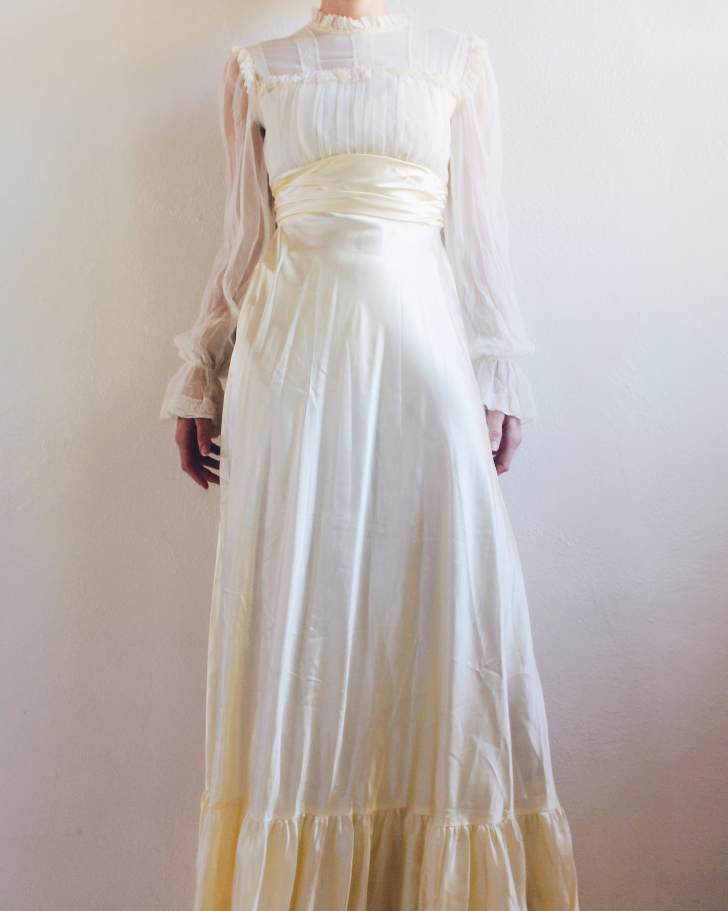 1970s Vintage Ivory Gunne Sax Style Gown – Cottagecore Soft Goth Prairie Dress | American Gothic Boho Maxi