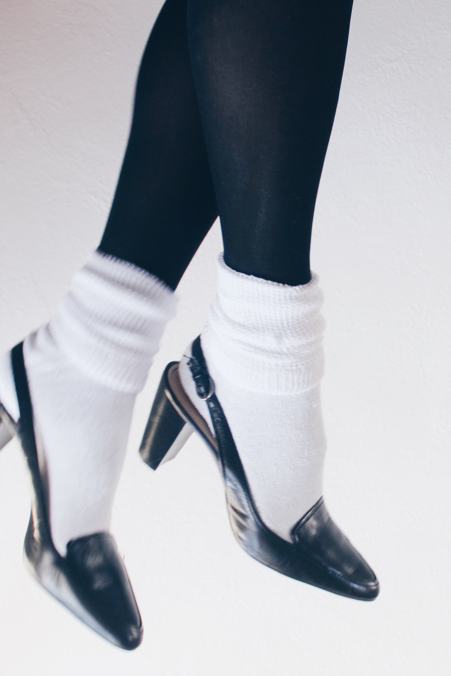 Vintage Y2K Librarian Elegance: Black Anne Klein Heeled Loafers
