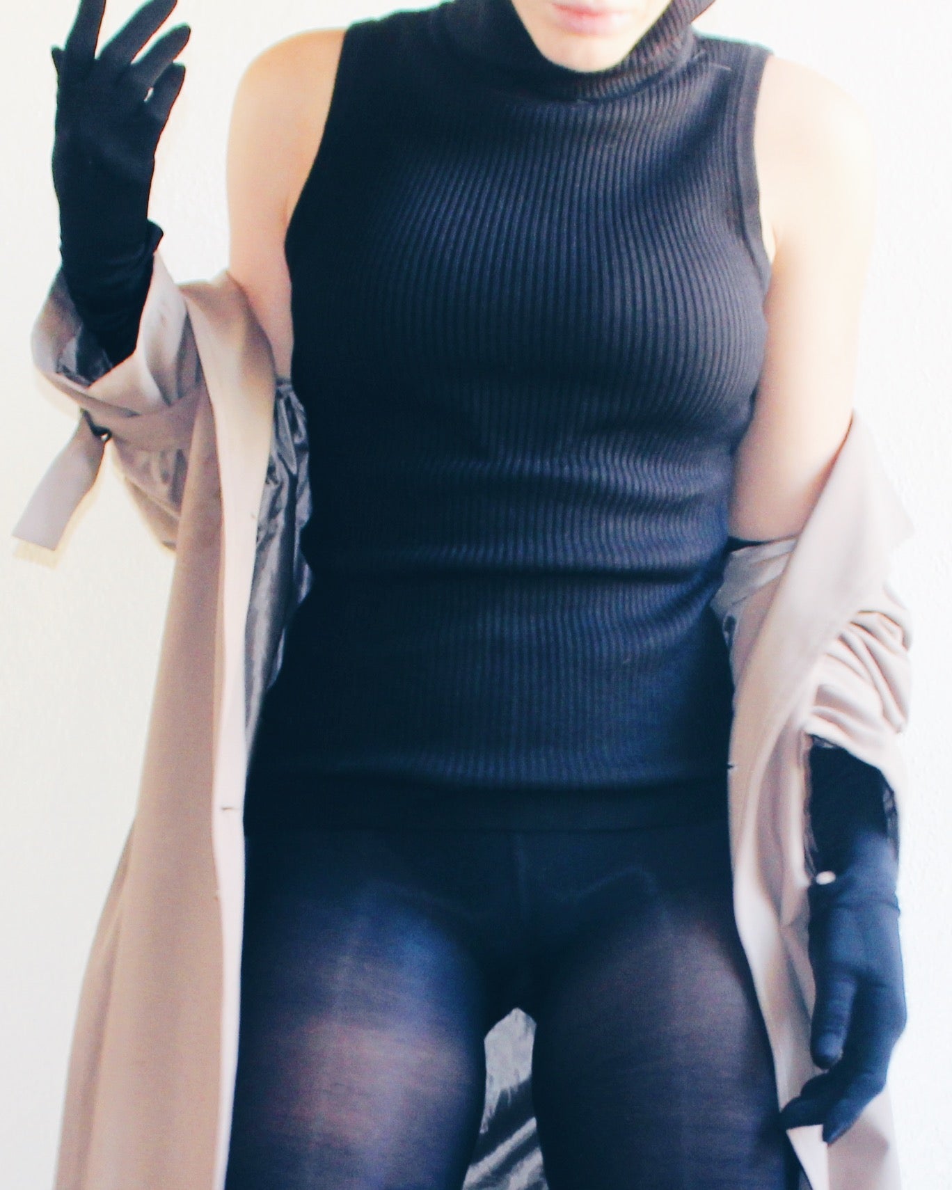 Vintage Black Ribbed Knit Turtleneck Tank Top – 90s Minimalist Business Casual Style