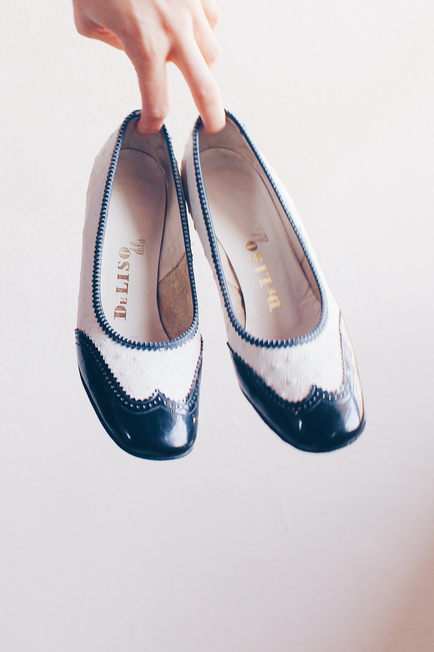 Retro Chic: Vintage De Liso Debs Kitten Heels - Black tip noir shoes