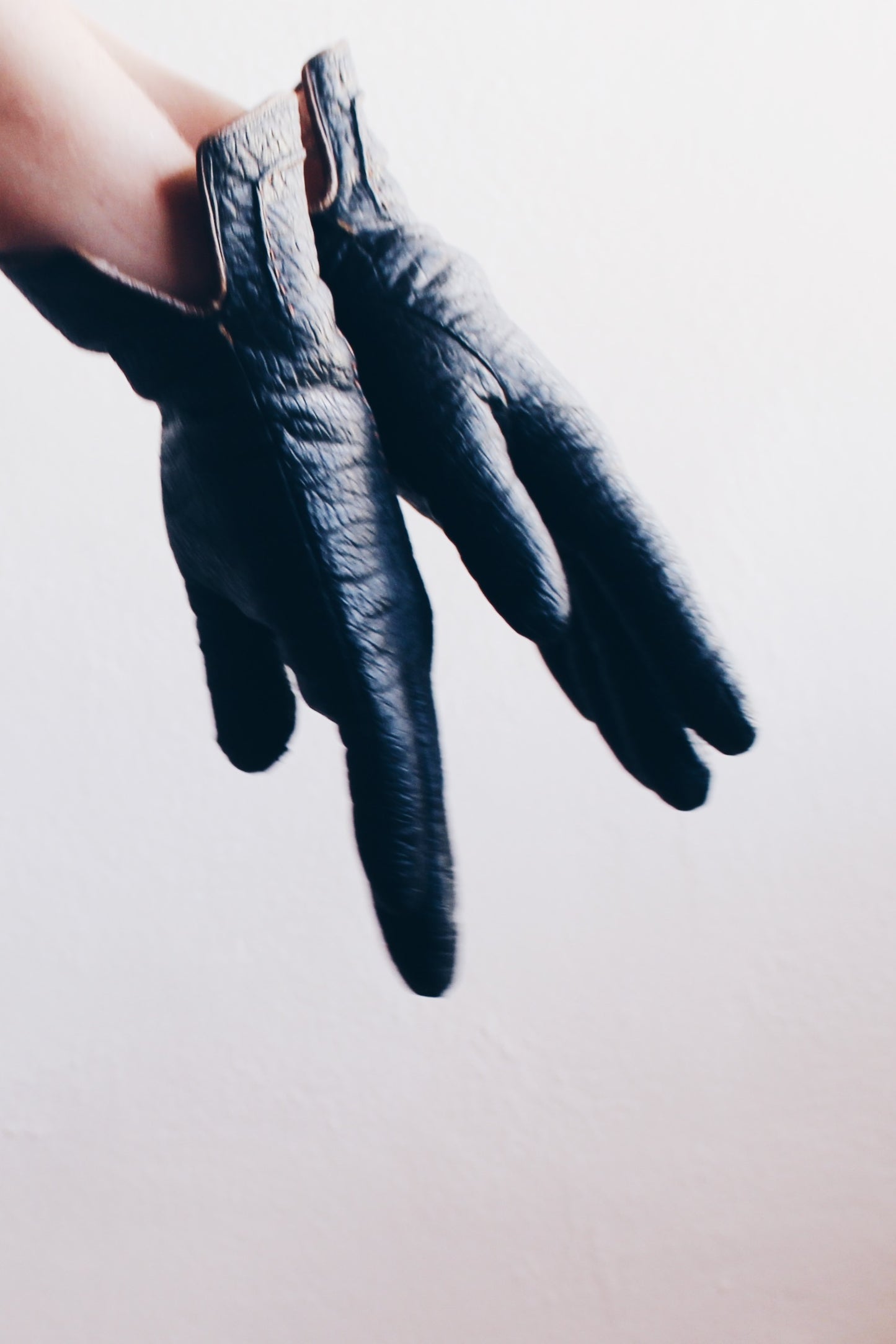 Chic Vintage Black Faux Leather Driving Gloves - Noir Prep Minimalism