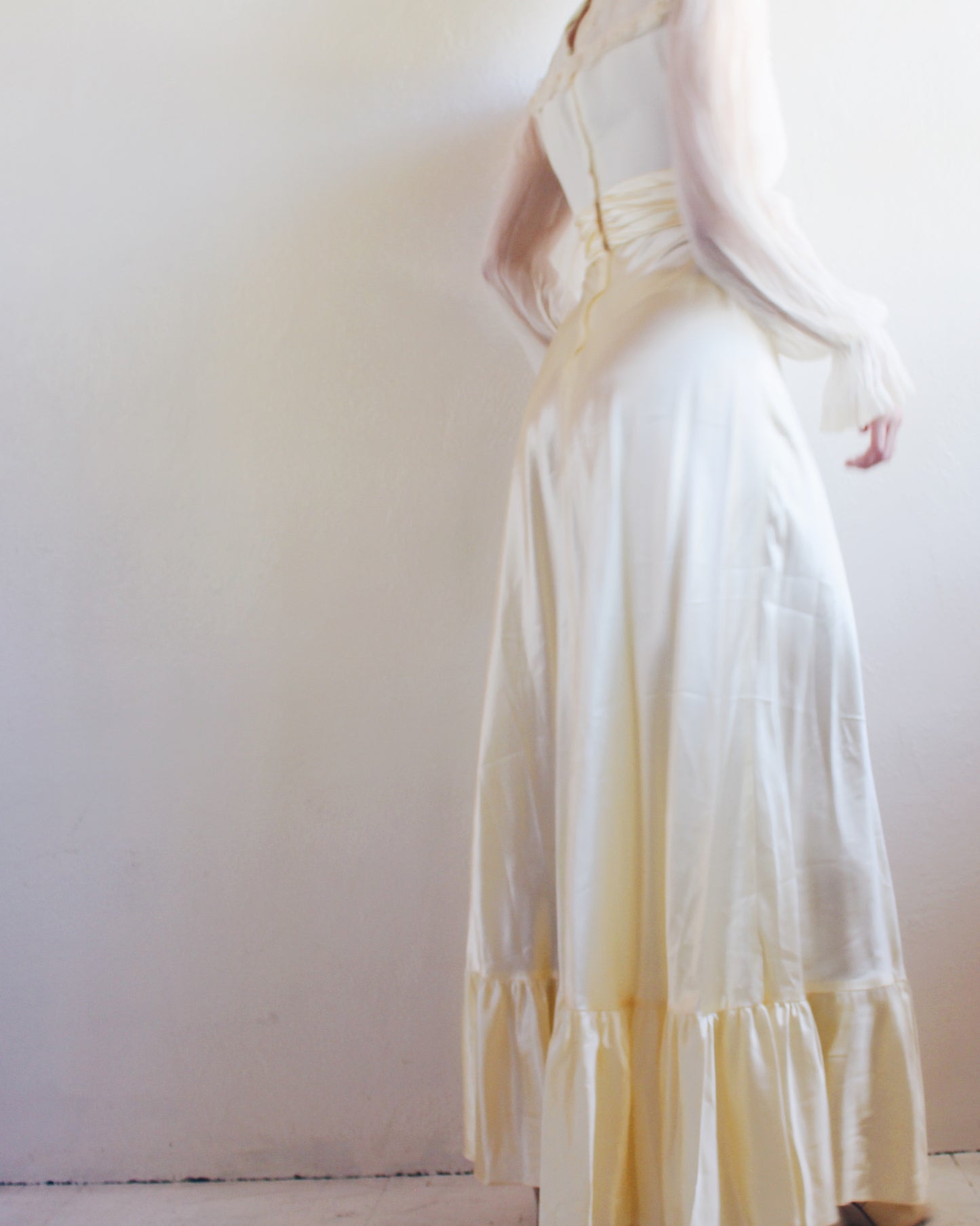 1970s Vintage Ivory Gunne Sax Style Gown – Cottagecore Soft Goth Prairie Dress | American Gothic Boho Maxi