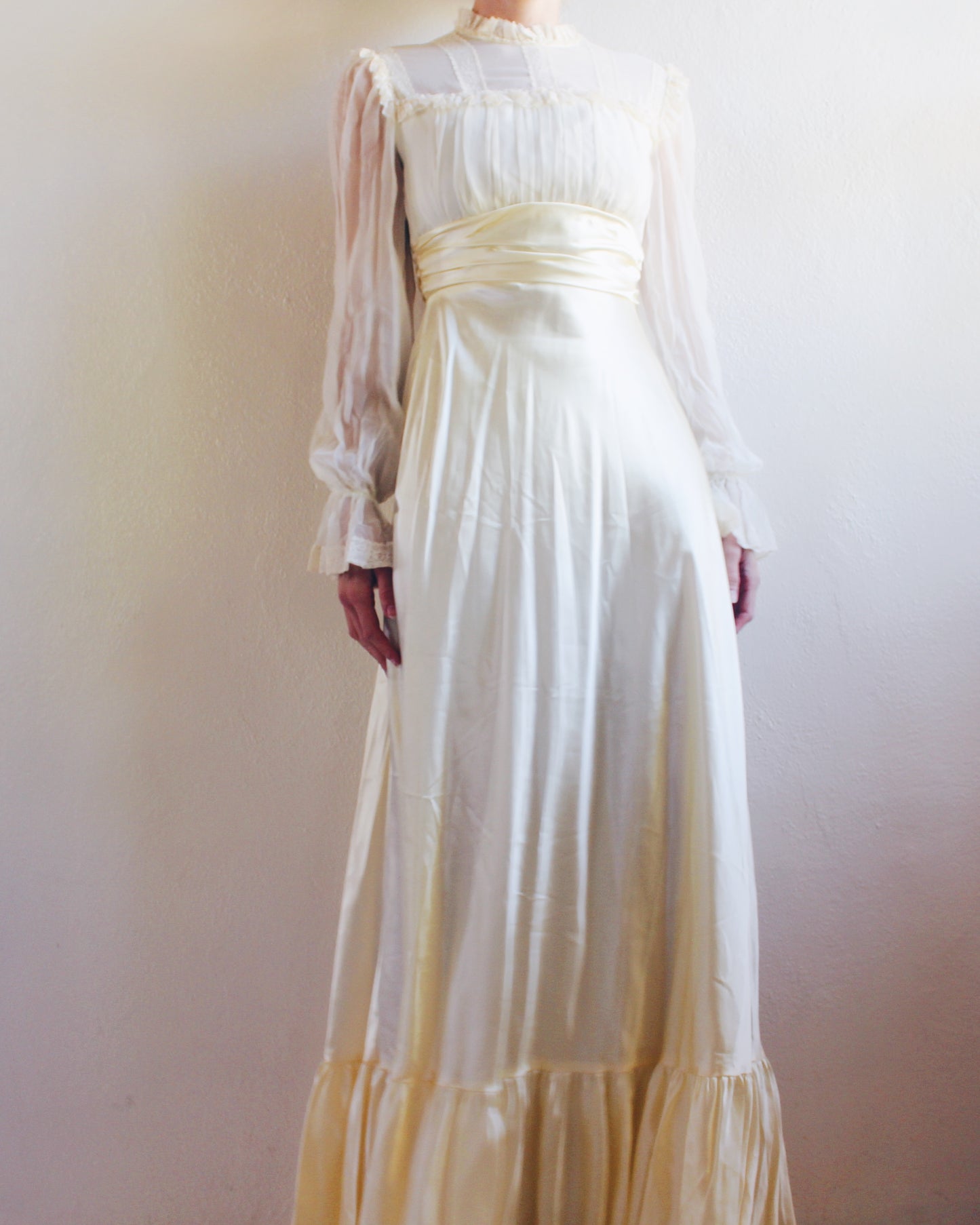 1970s Vintage Ivory Gunne Sax Style Gown – Cottagecore Soft Goth Prairie Dress | American Gothic Boho Maxi