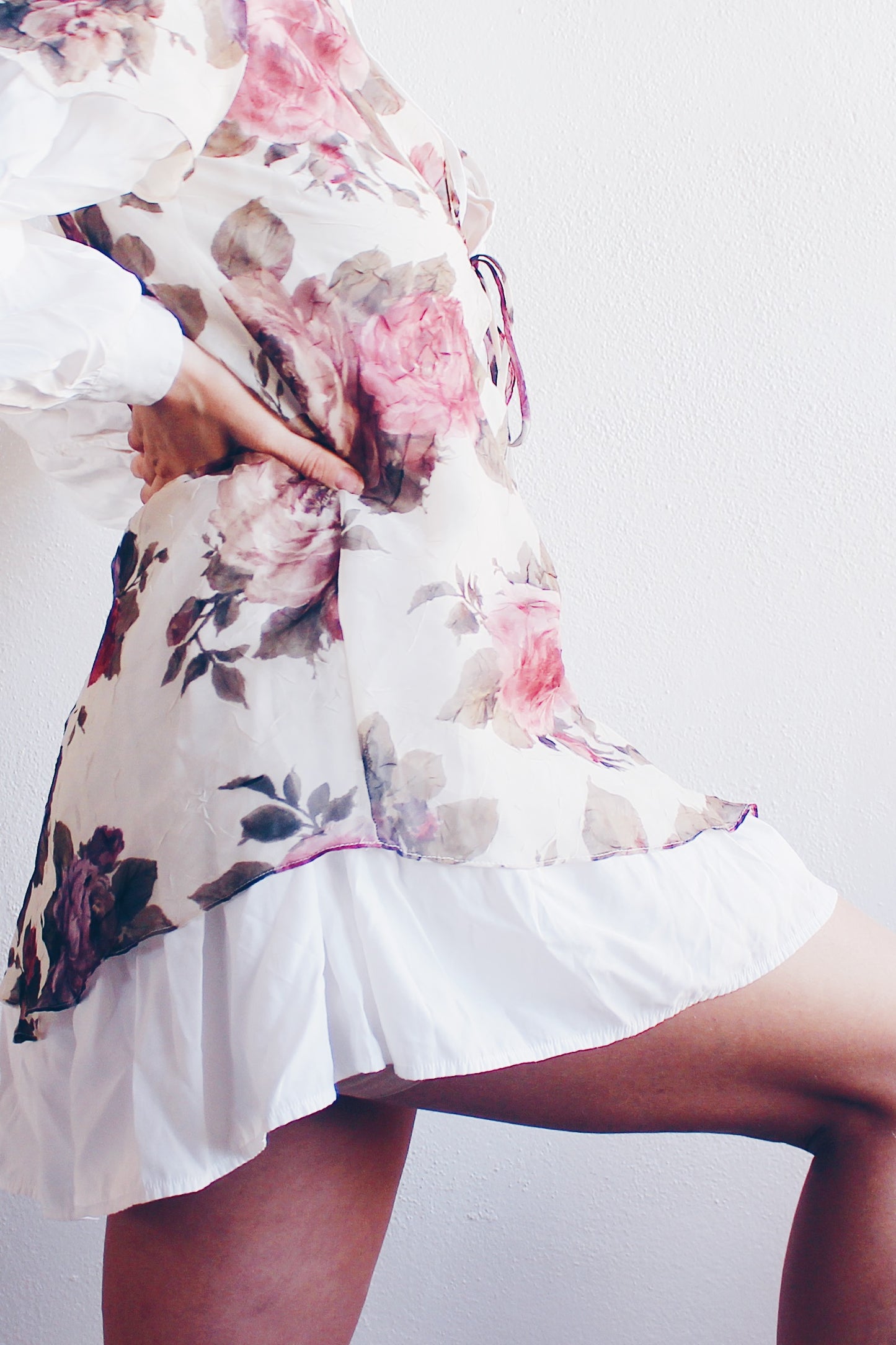Vintage Romance: Sheer Rose Print Chiffon Shawl for Dark Romantic Style