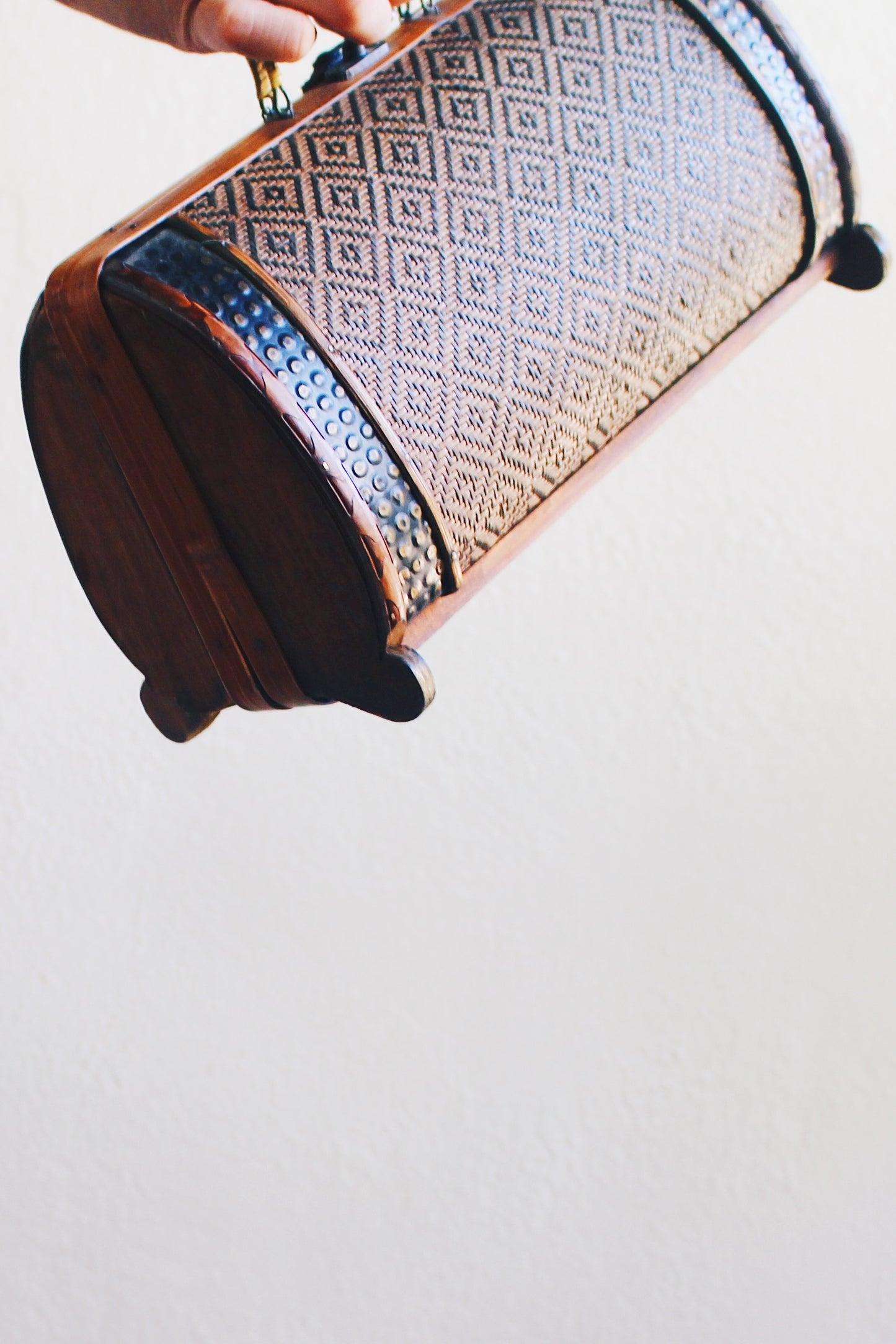 Timeless Charm: Vintage Wooden Purse – Your Antique Carrying Case of charm