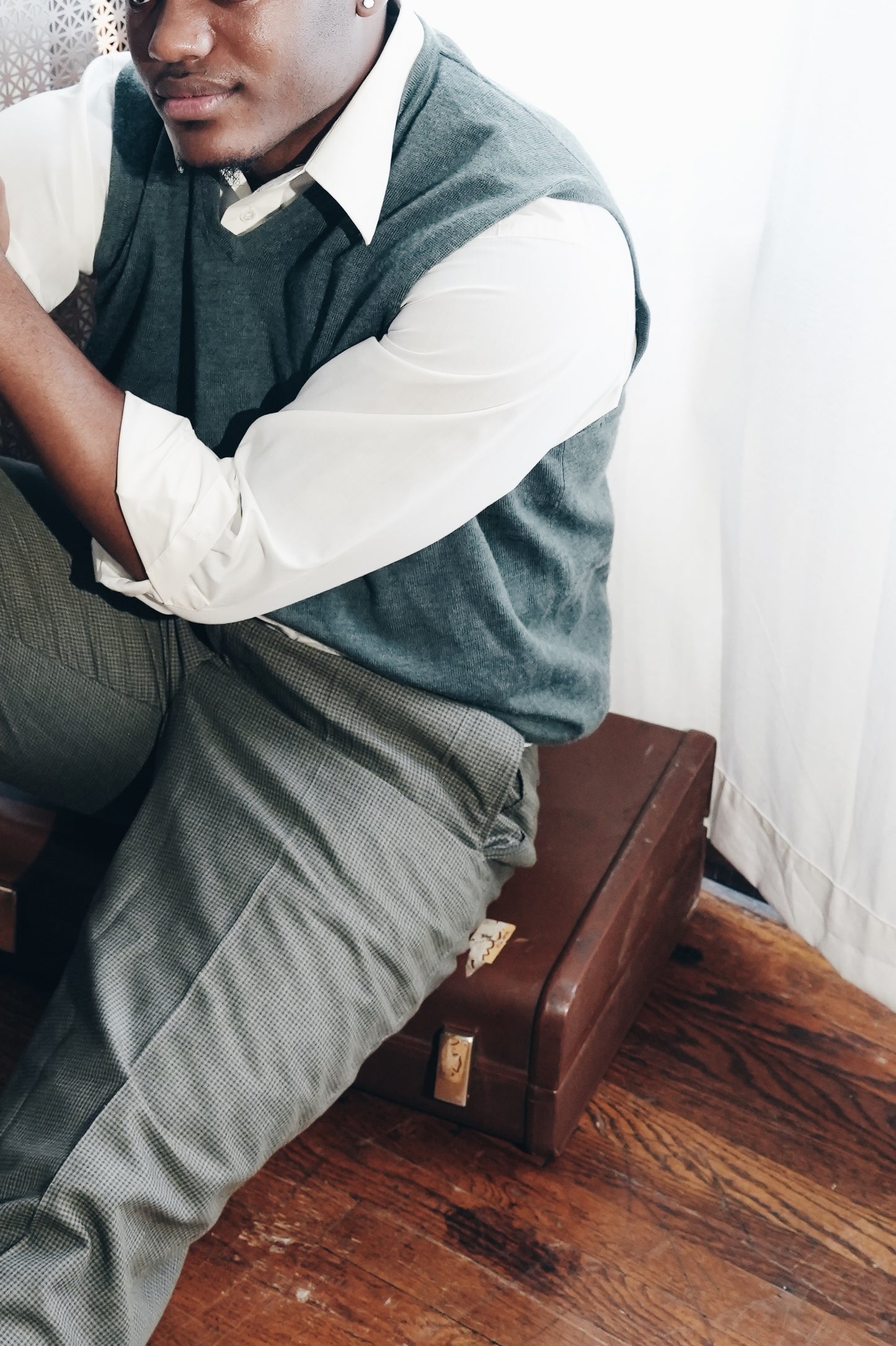 Vintage Men's Dark Academia Sweater Vest - Classic Elegance