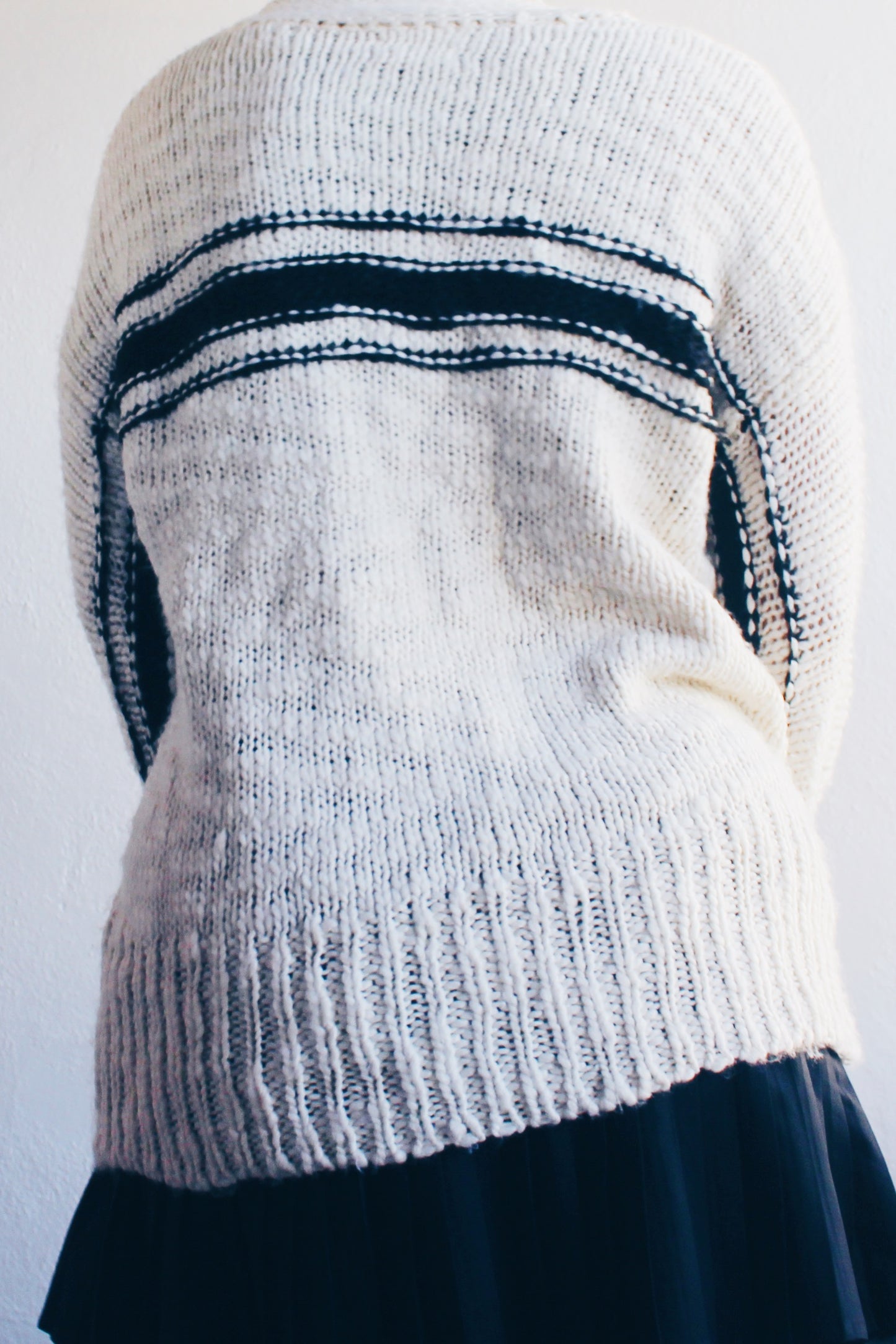 Academic Chic Elegance: Hand-Knit Cream Striped Turtleneck - Vintage Preppy Glam!