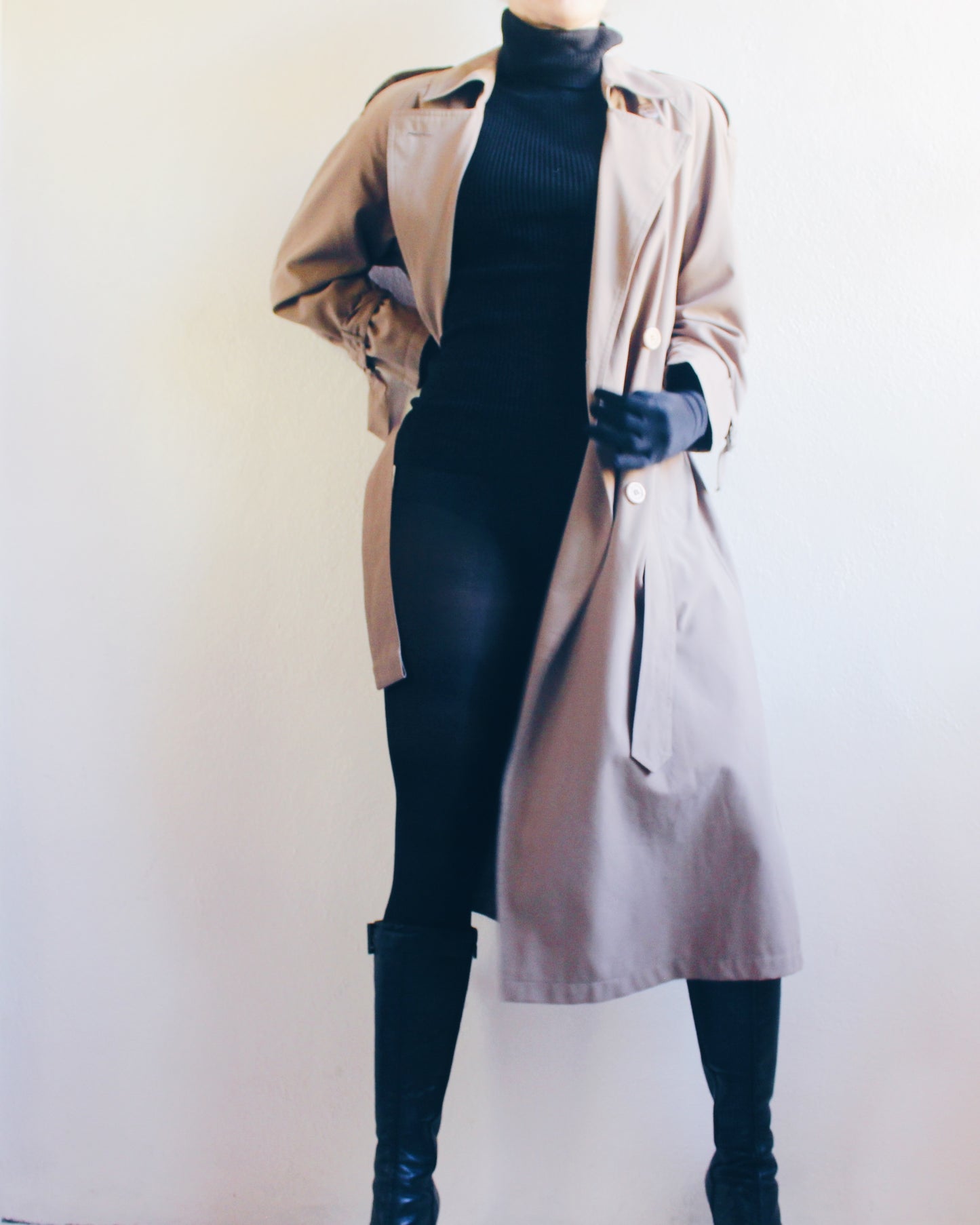 Late 90s Noir: Chic Vintage Khaki Grey Trench Coat