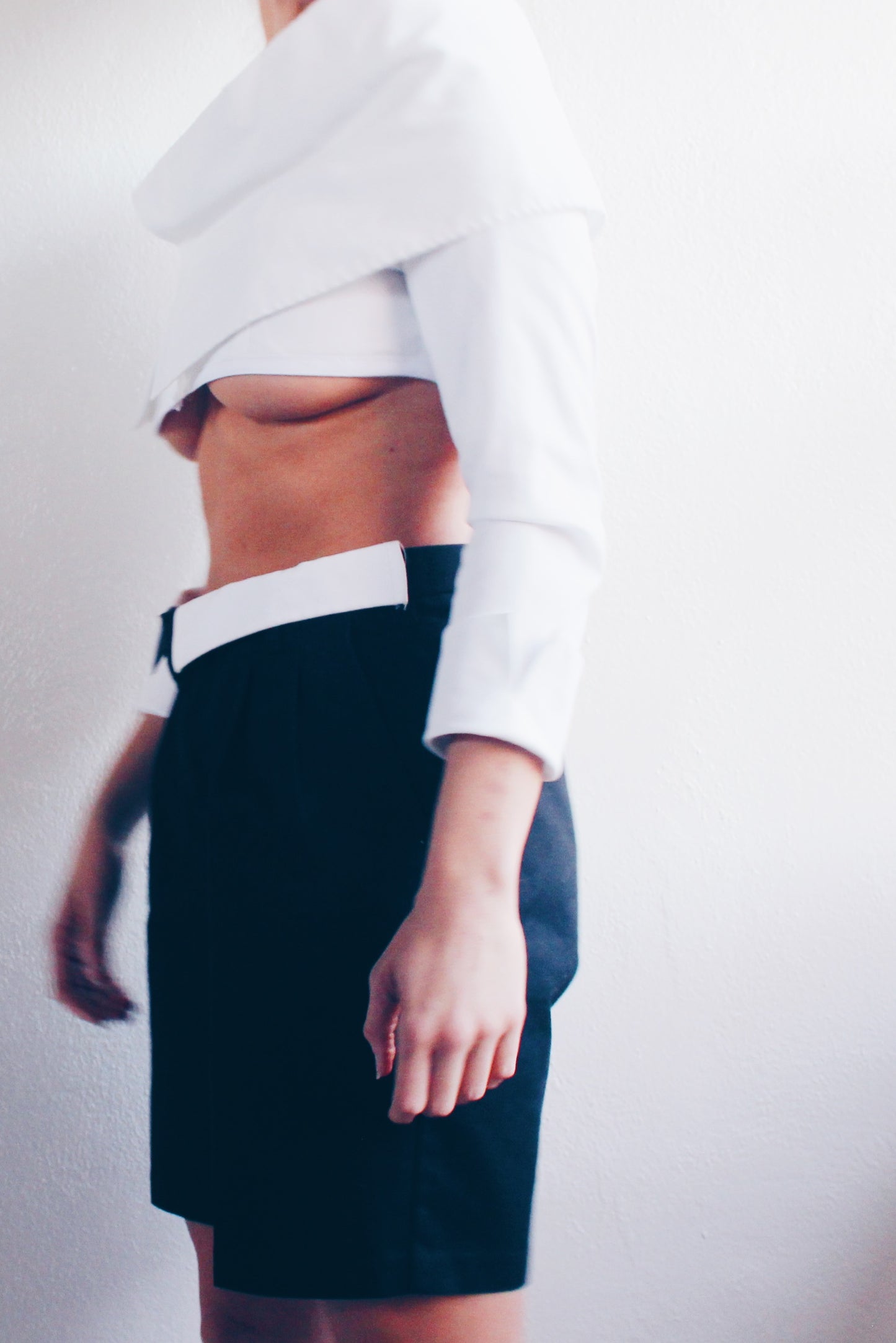 Chic Upcycled White Cropped Blouse with Dramatic Collar: Reversible button up cropped shirt