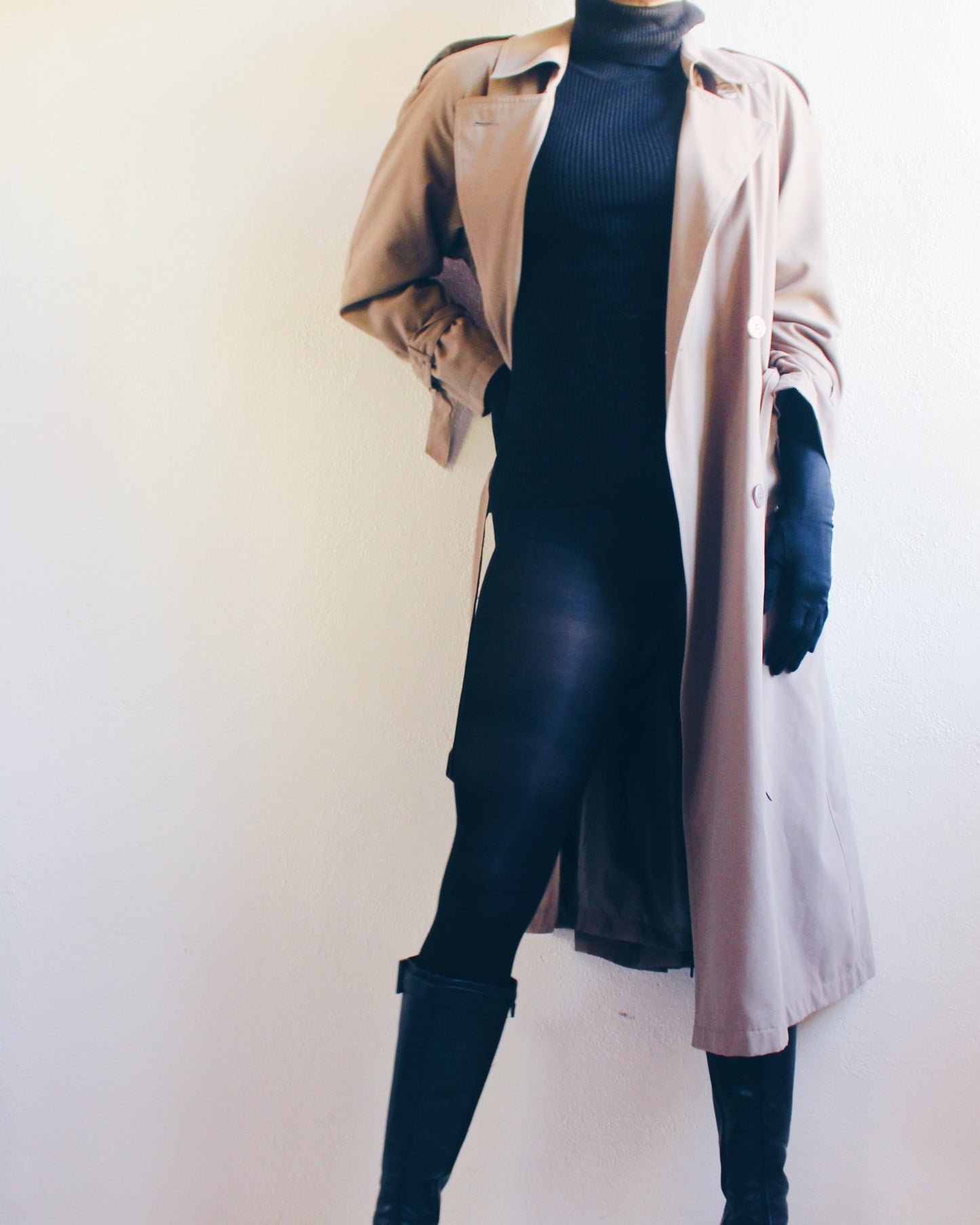 Late 90s Noir: Chic Vintage Khaki Grey Trench Coat