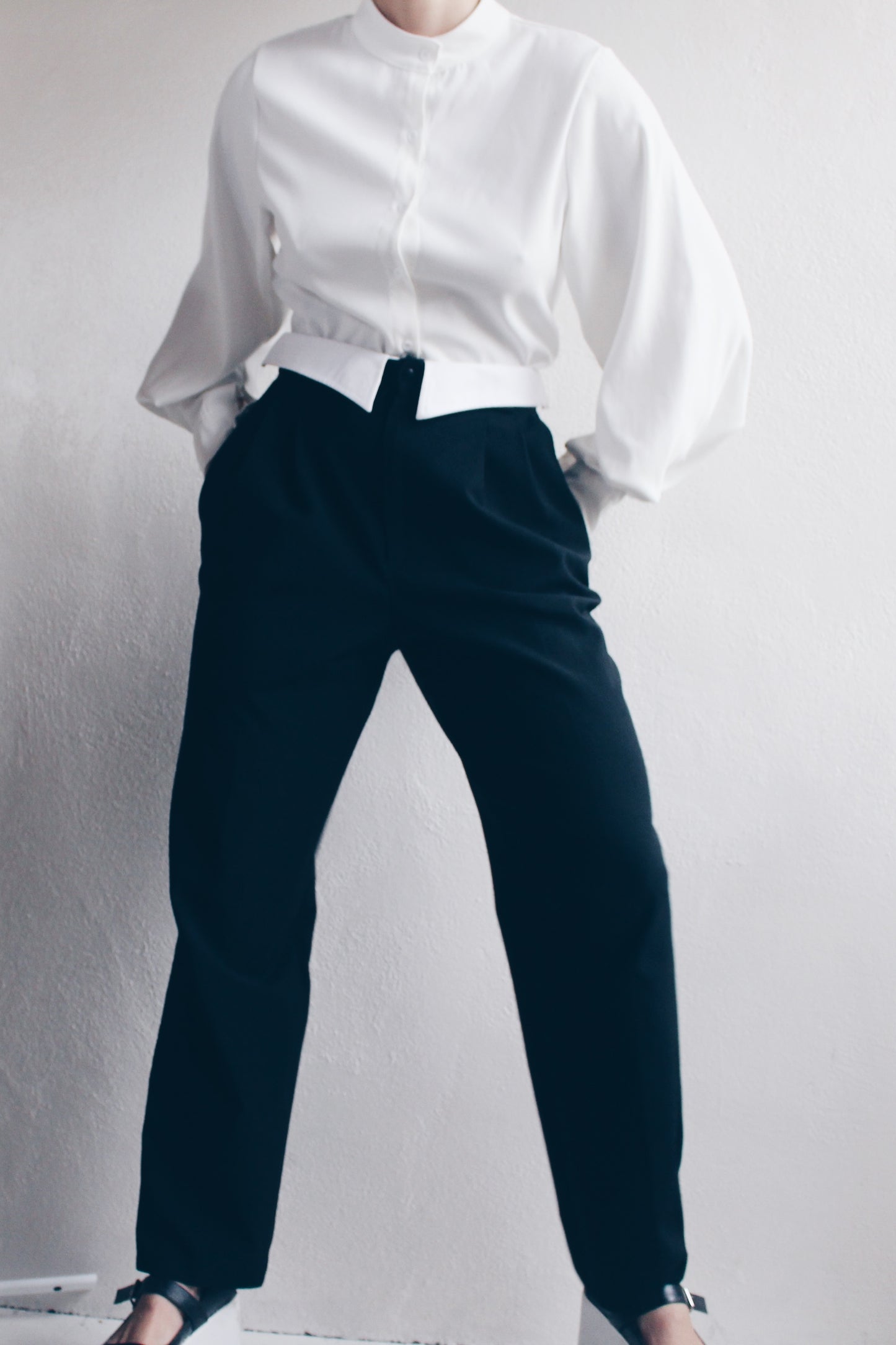 Time-Travel in Style: Upcycled 90s Black Pleated Pants for the Dark Academic Aesthetic