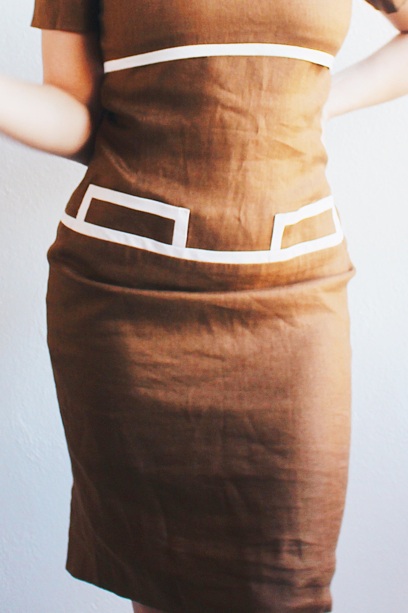 Vintage 90s Brown Linen High Neck Dress: Yasmeen Ghauri Vibes with a Corporate Chic Twist