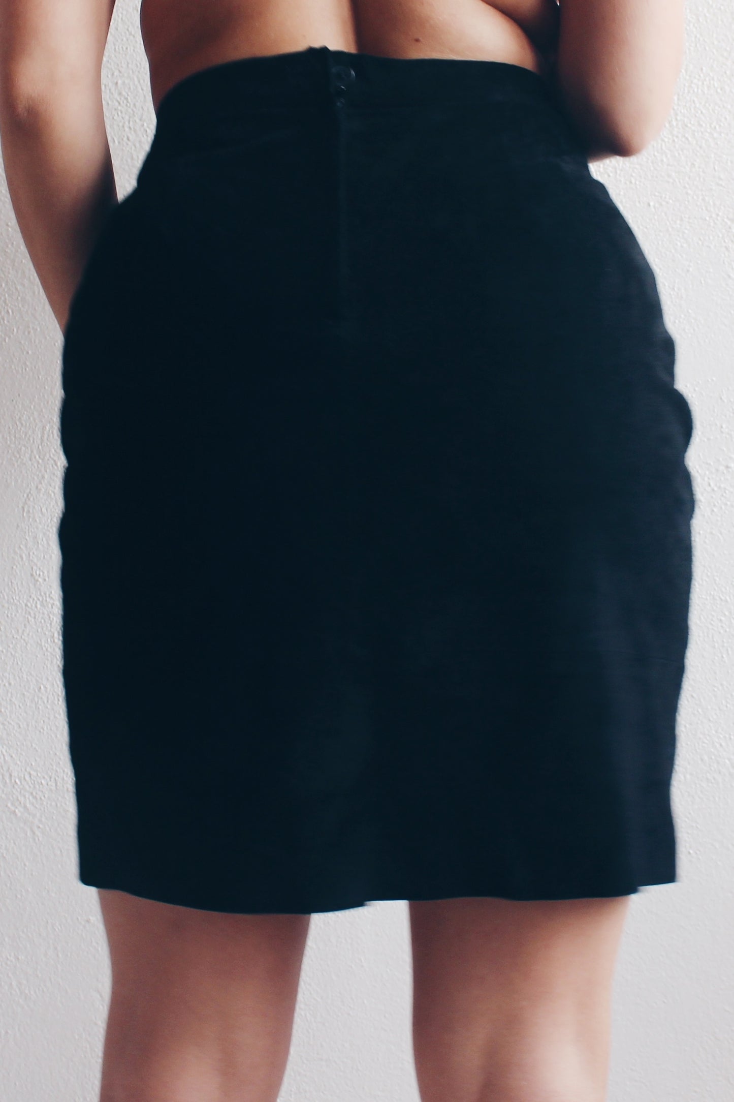 Vintage Black Leather Mini Pencil Skirt for Dark Academia Darlings