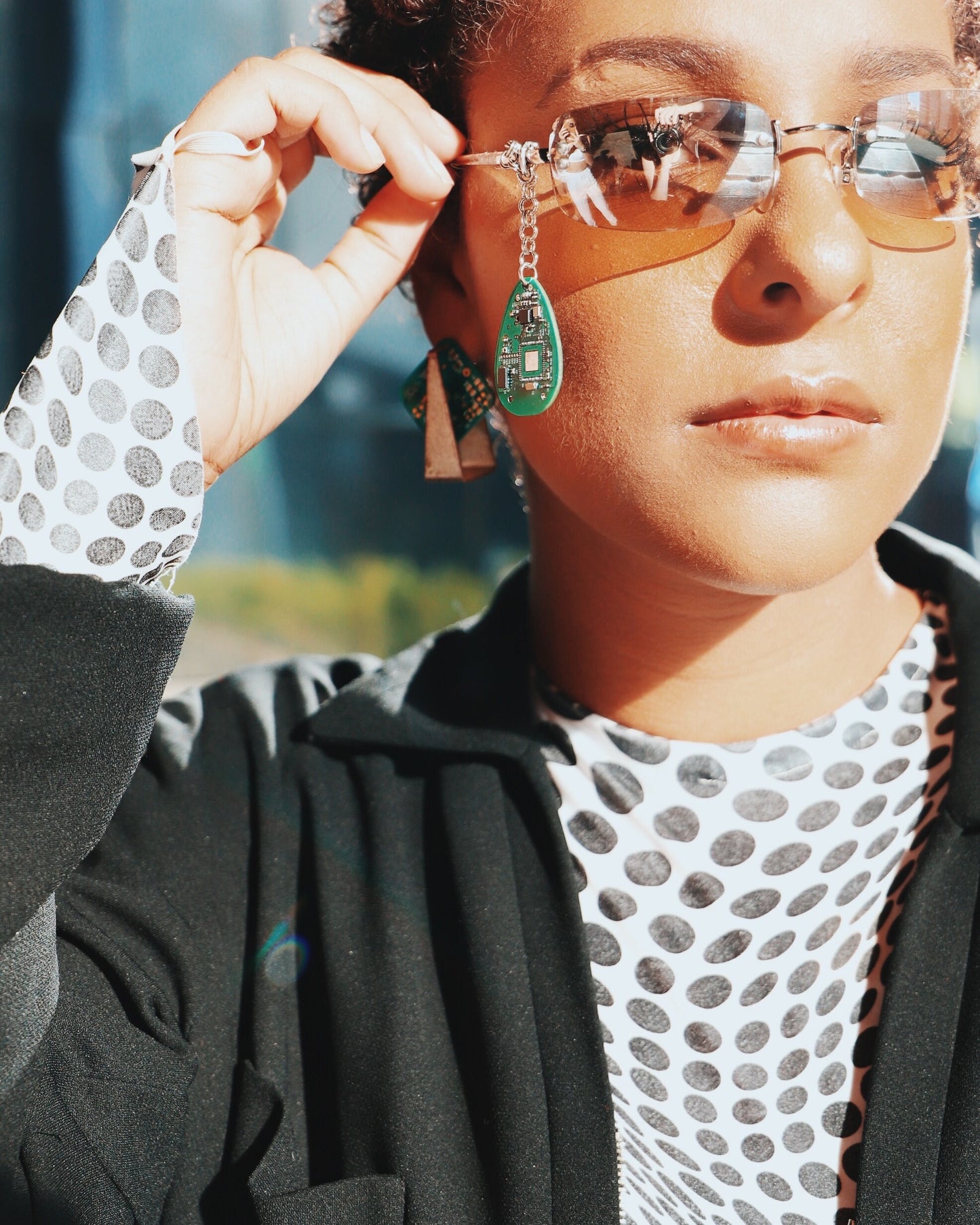 Y2K Matrix Cyberpunk Sunglasses - Vintage Rimless Shades with Teardrop Circuit Board Charm