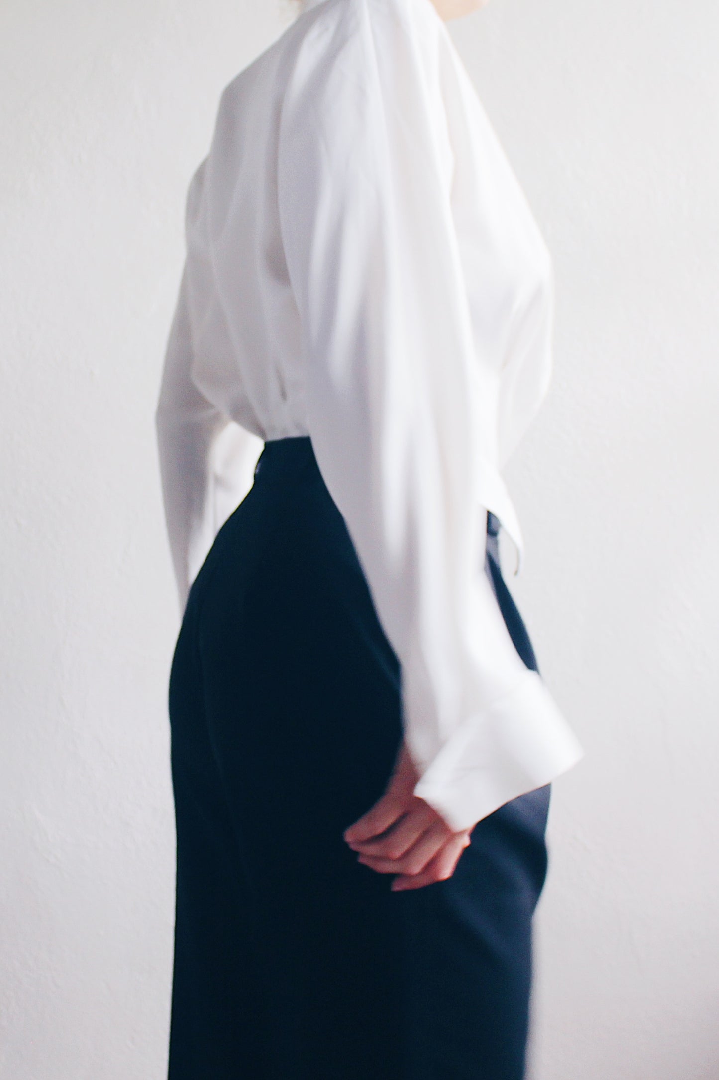 Time-Travel in Style: Upcycled 90s Black Pleated Pants for the Dark Academic Aesthetic