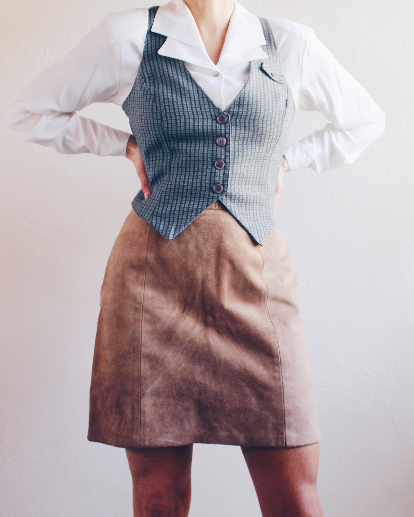 Vintage 80s Ivory Double‑Collar Blouse – Minimalist Business Casual Top for Women