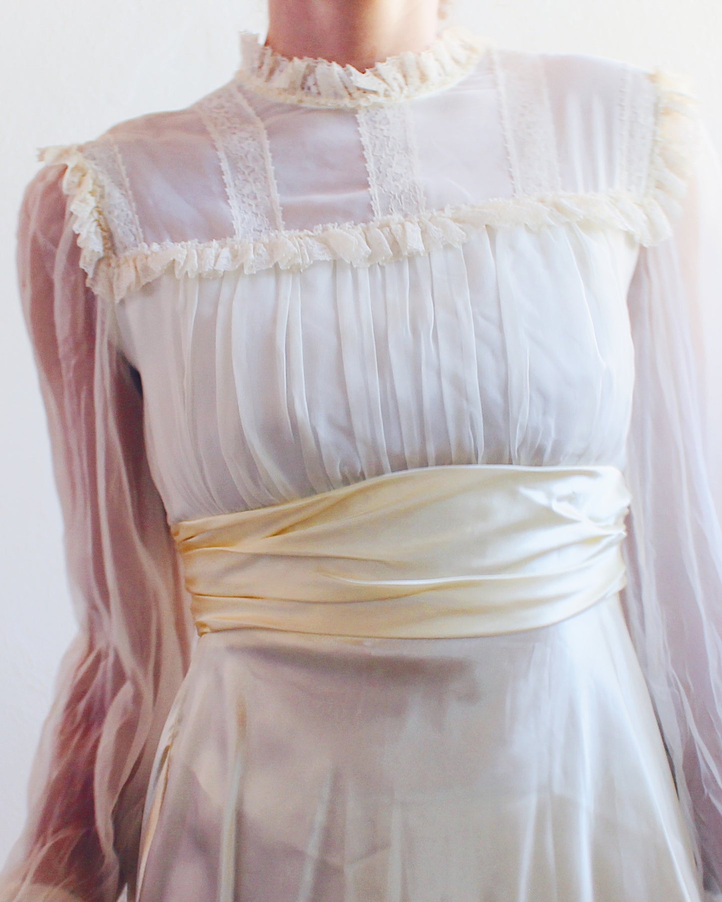 1970s Vintage Ivory Gunne Sax Style Gown – Cottagecore Soft Goth Prairie Dress | American Gothic Boho Maxi