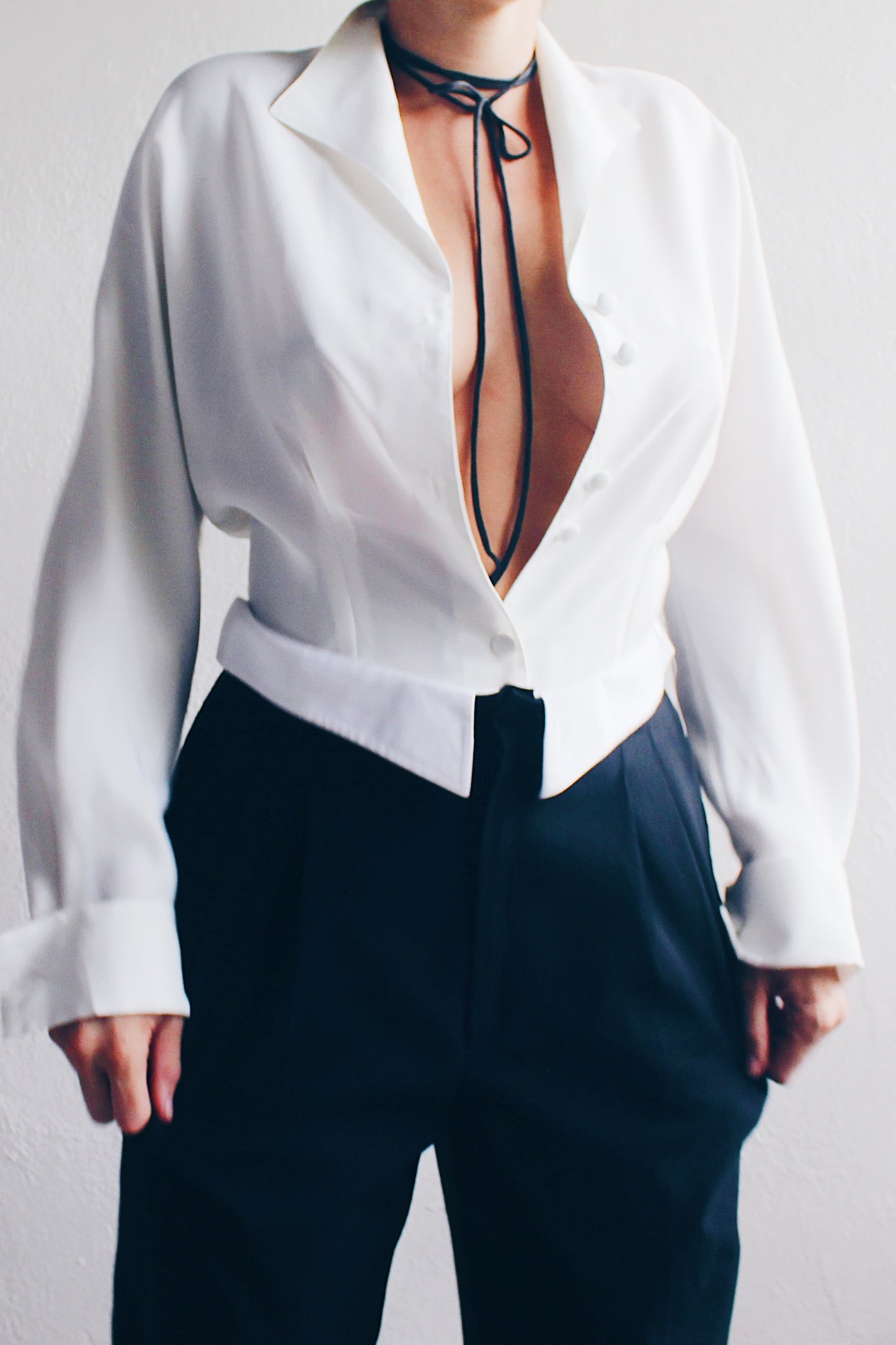 Time-Travel in Style: Upcycled 90s Black Pleated Pants for the Dark Academic Aesthetic