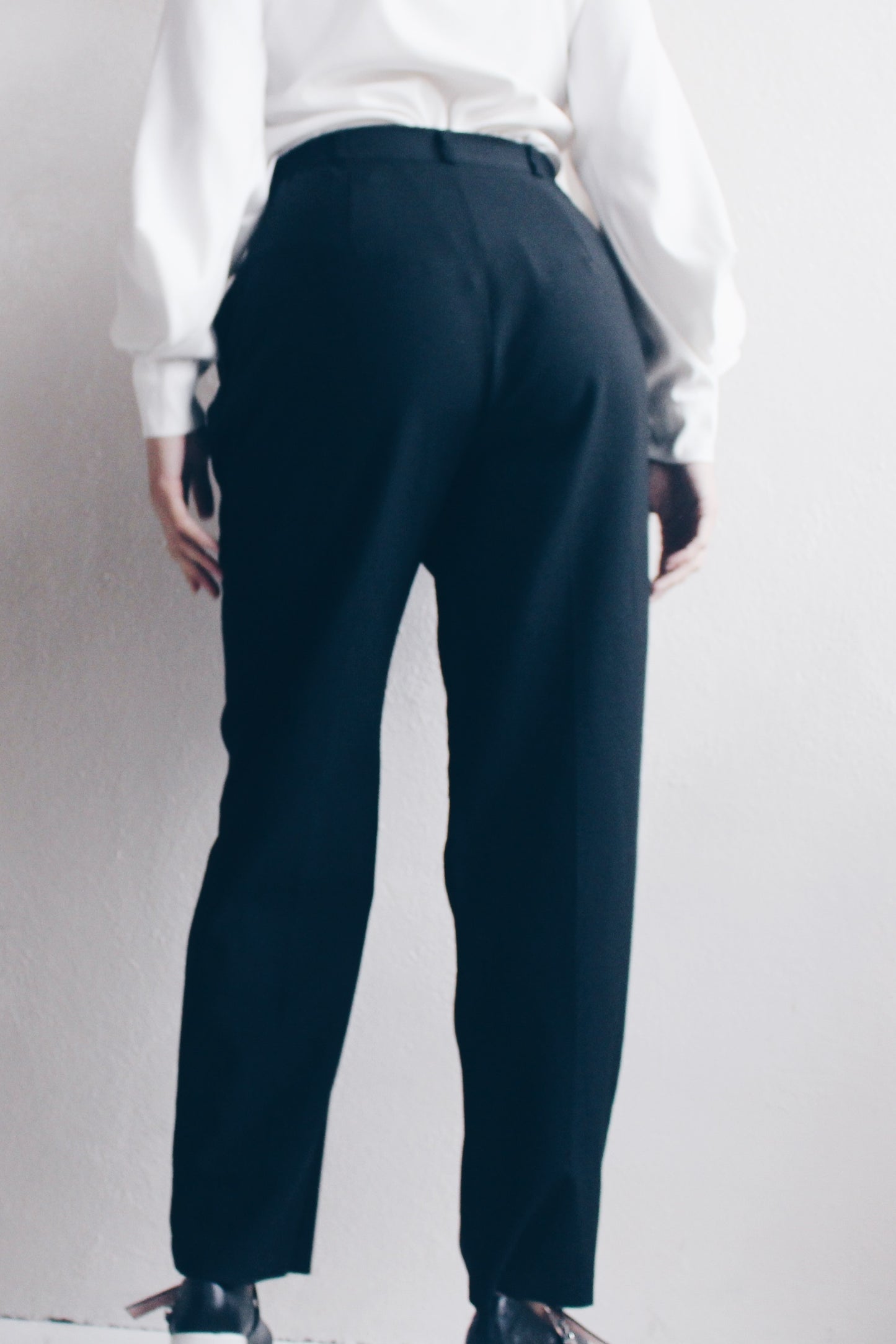 Time-Travel in Style: Upcycled 90s Black Pleated Pants for the Dark Academic Aesthetic