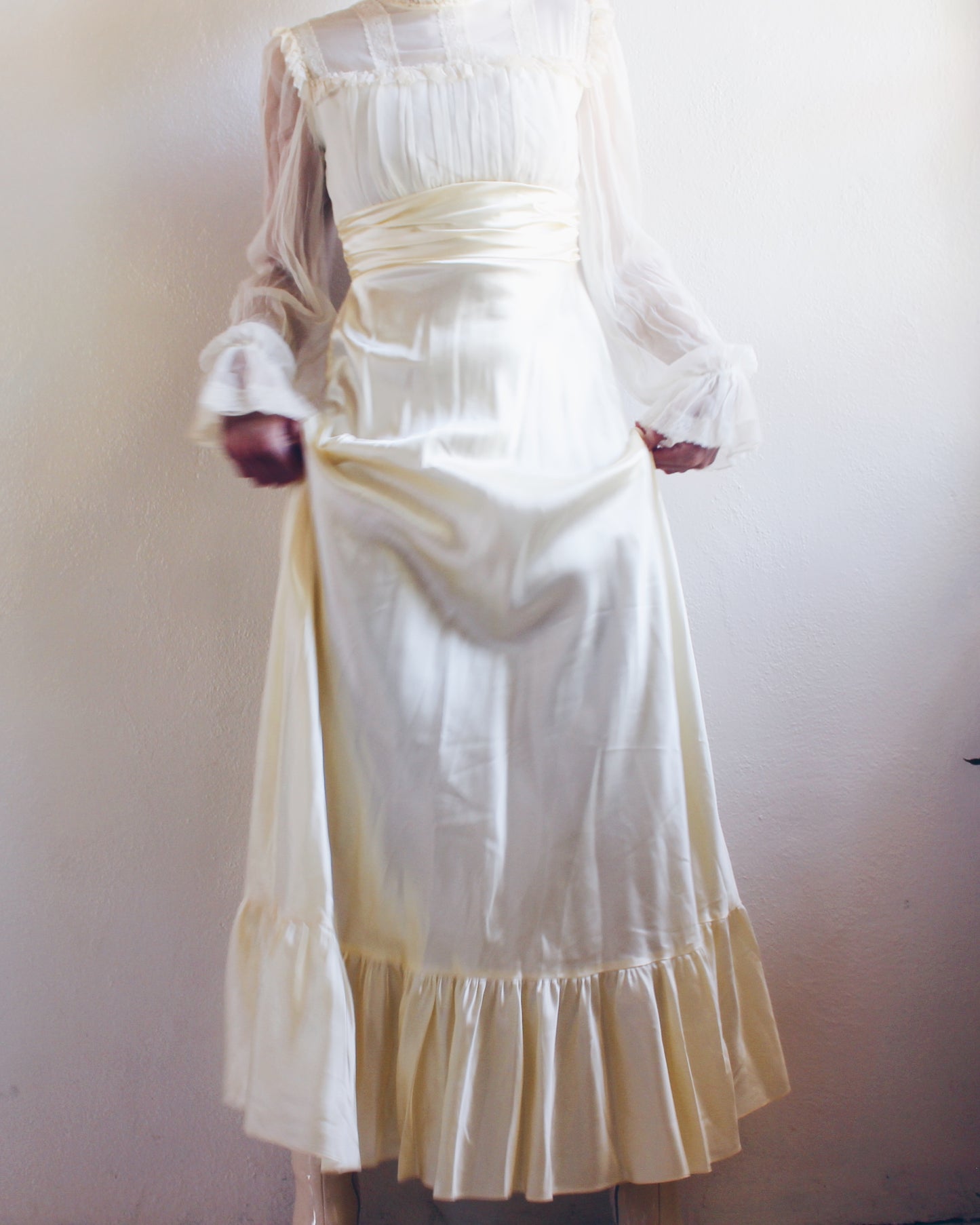 1970s Vintage Ivory Gunne Sax Style Gown – Cottagecore Soft Goth Prairie Dress | American Gothic Boho Maxi