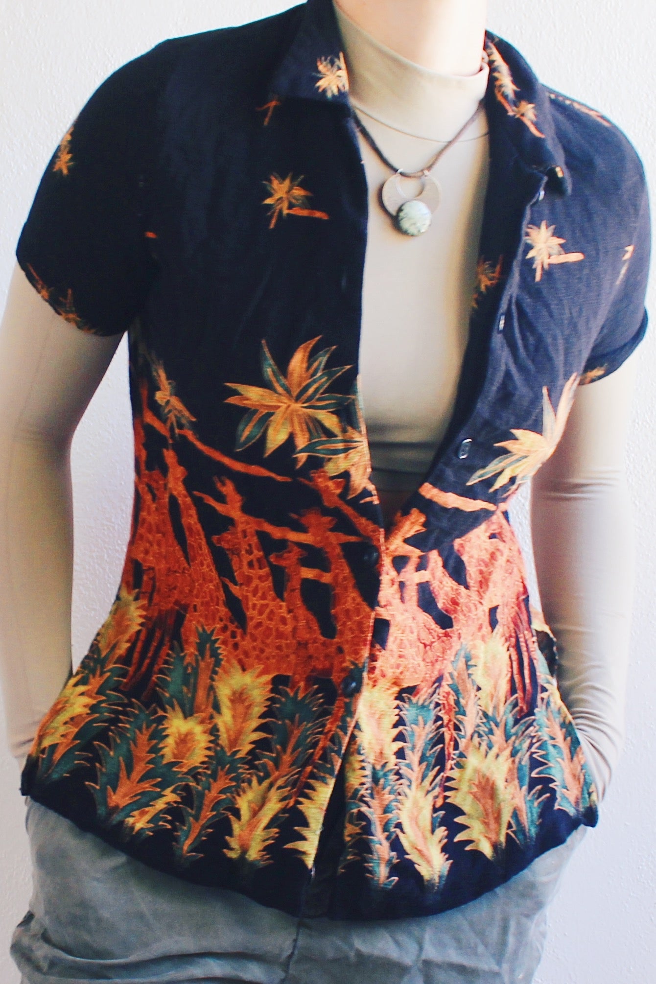 Vintage '90s Giraffe Print Button-Up - Wild Style for Modern Adventures