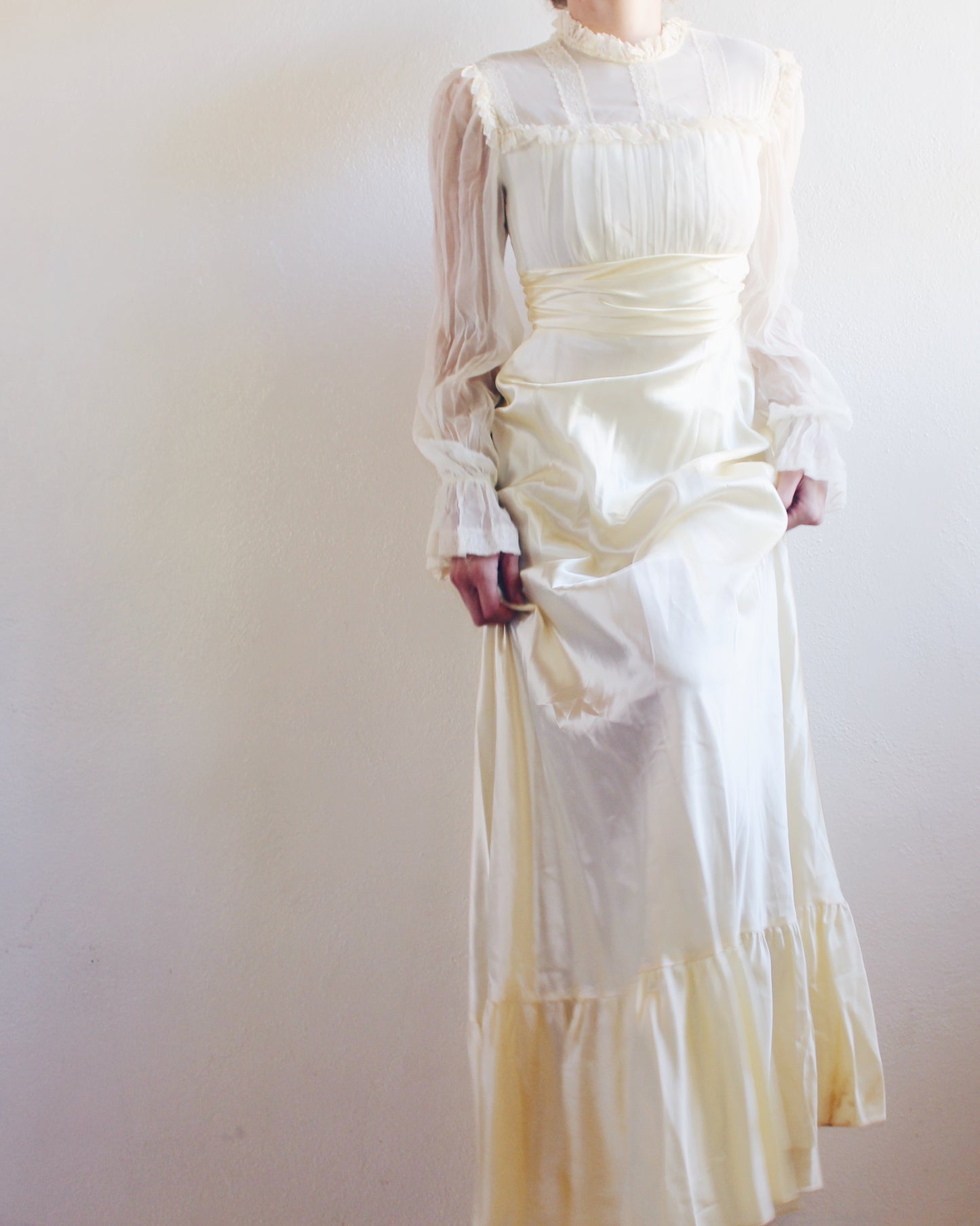1970s Vintage Ivory Gunne Sax Style Gown – Cottagecore Soft Goth Prairie Dress | American Gothic Boho Maxi