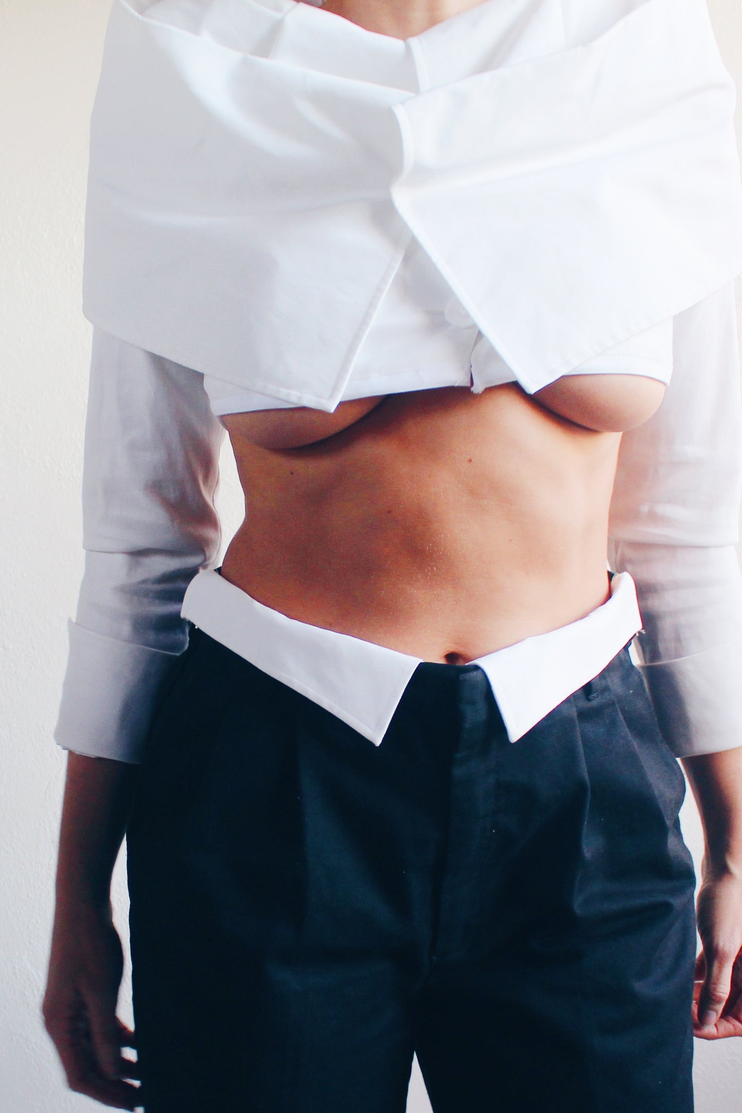 Chic Upcycled White Cropped Blouse with Dramatic Collar: Reversible button up cropped shirt