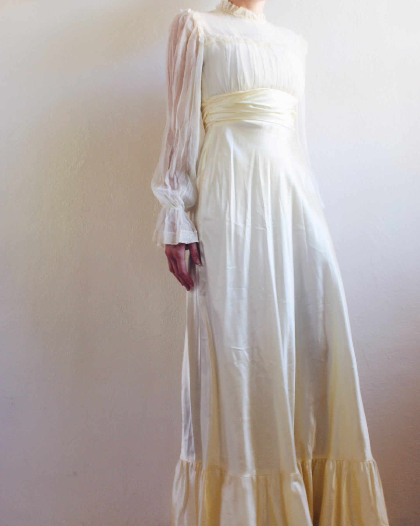 1970s Vintage Ivory Gunne Sax Style Gown – Cottagecore Soft Goth Prairie Dress | American Gothic Boho Maxi