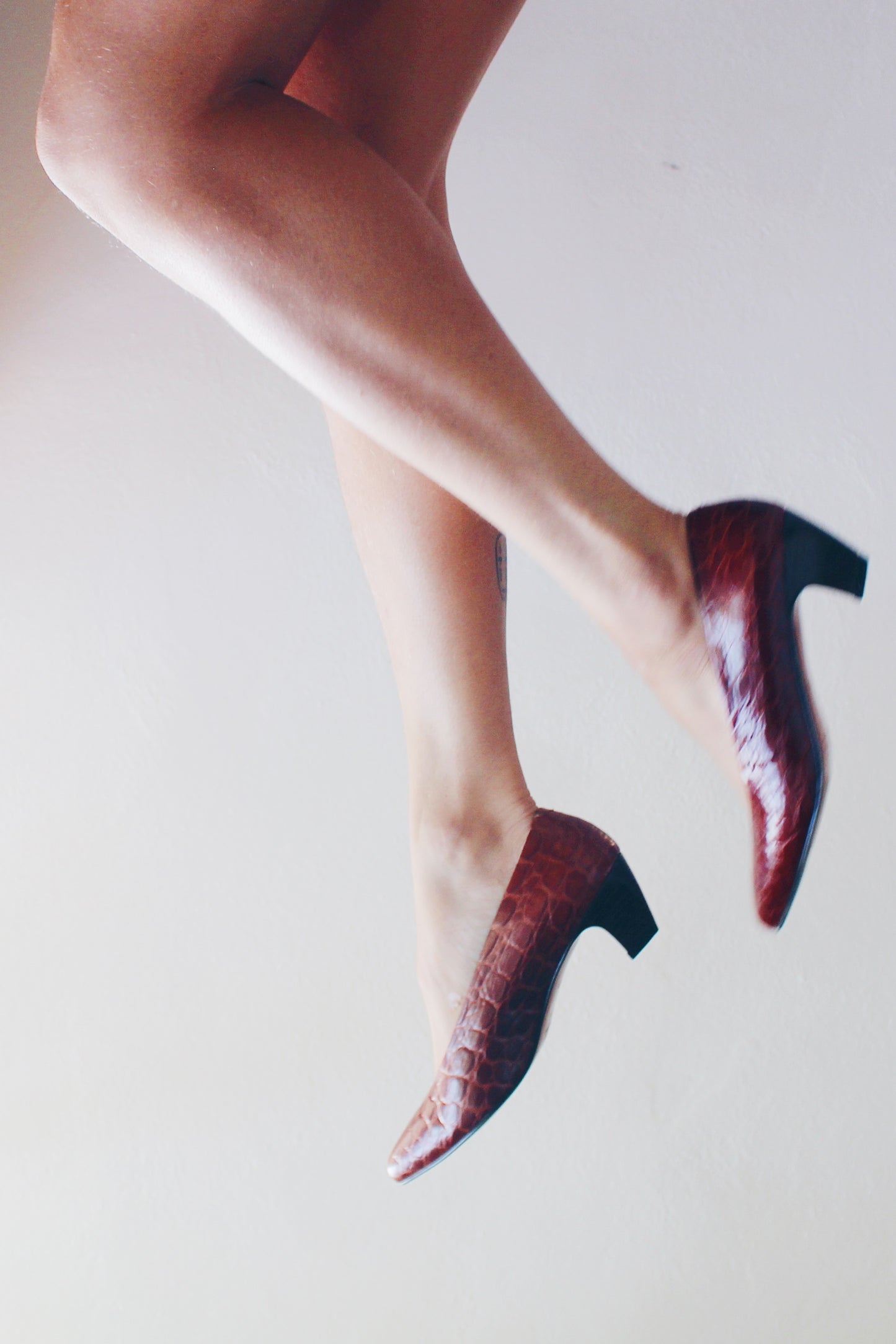 Chestnut alligator heels / brown crocodile kitten heels