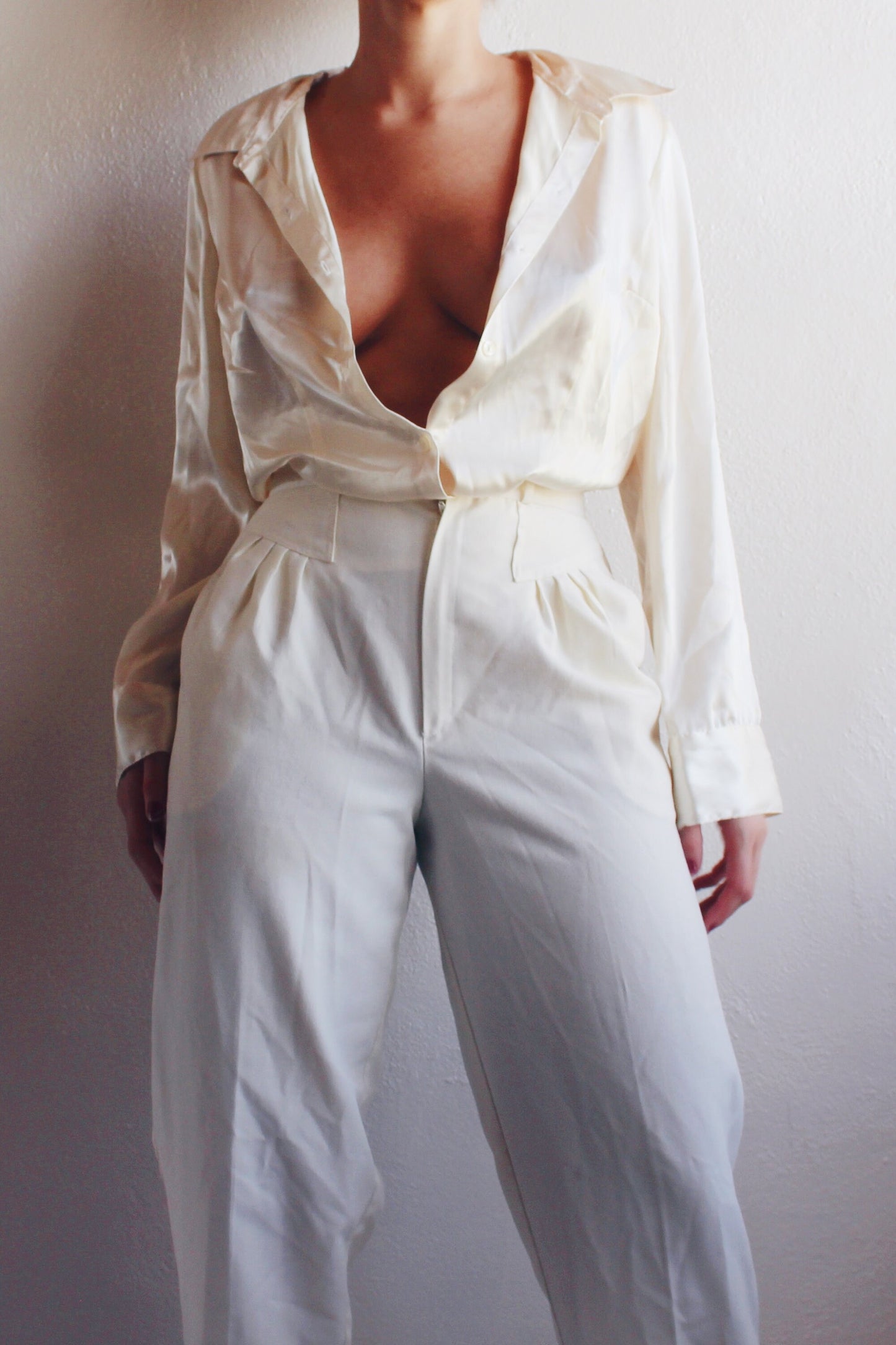 Cream liquid Silky Blouse / Shiny Metallic White Going Out Top / 1980s Sleek Sexy Shirt