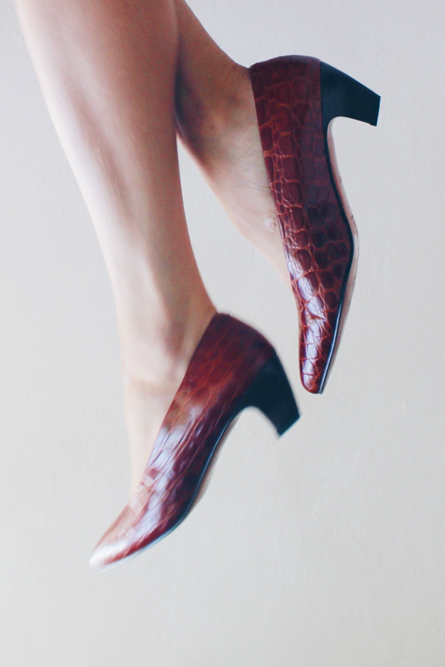Chestnut alligator heels / brown crocodile kitten heels