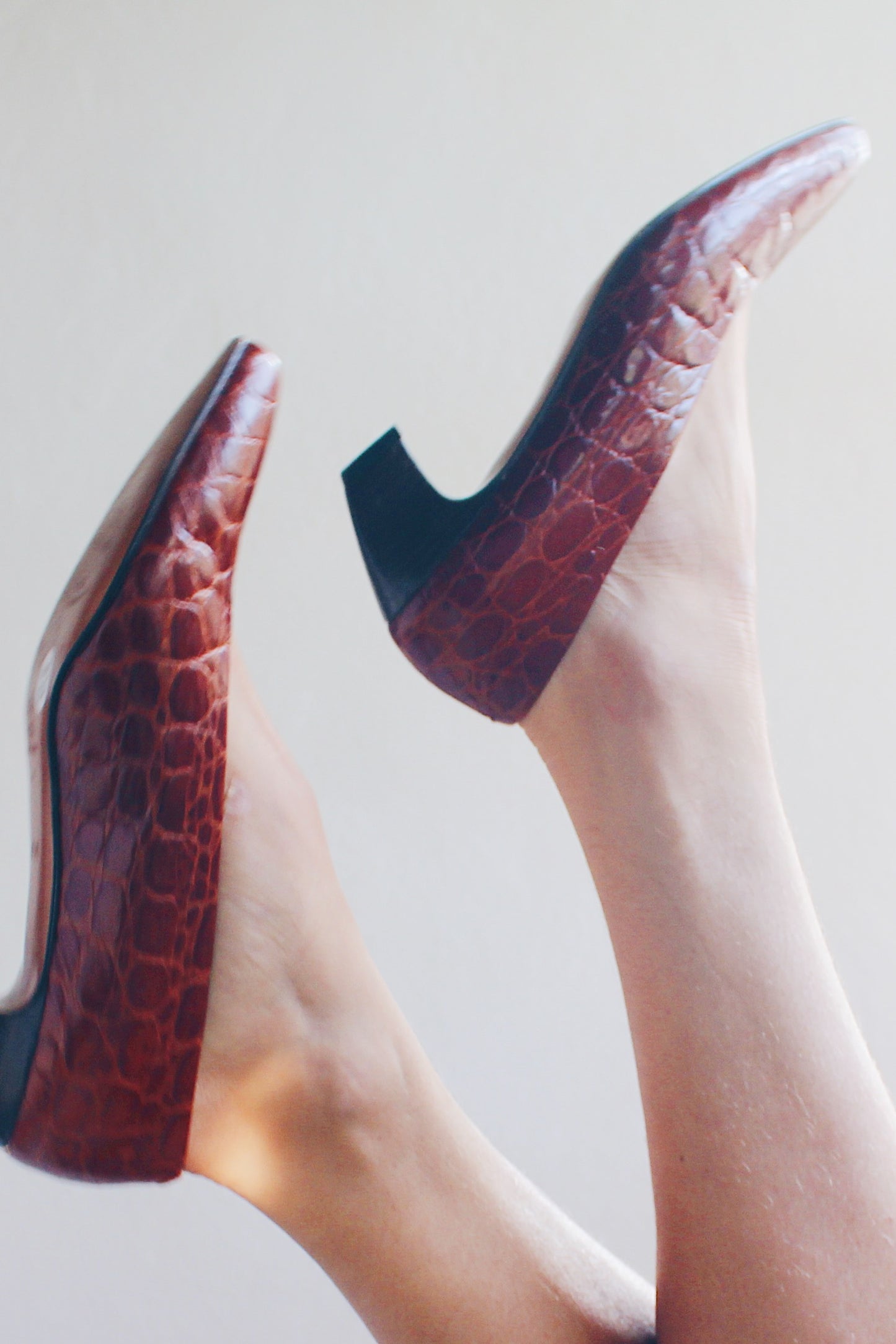 Chestnut alligator heels / brown crocodile kitten heels