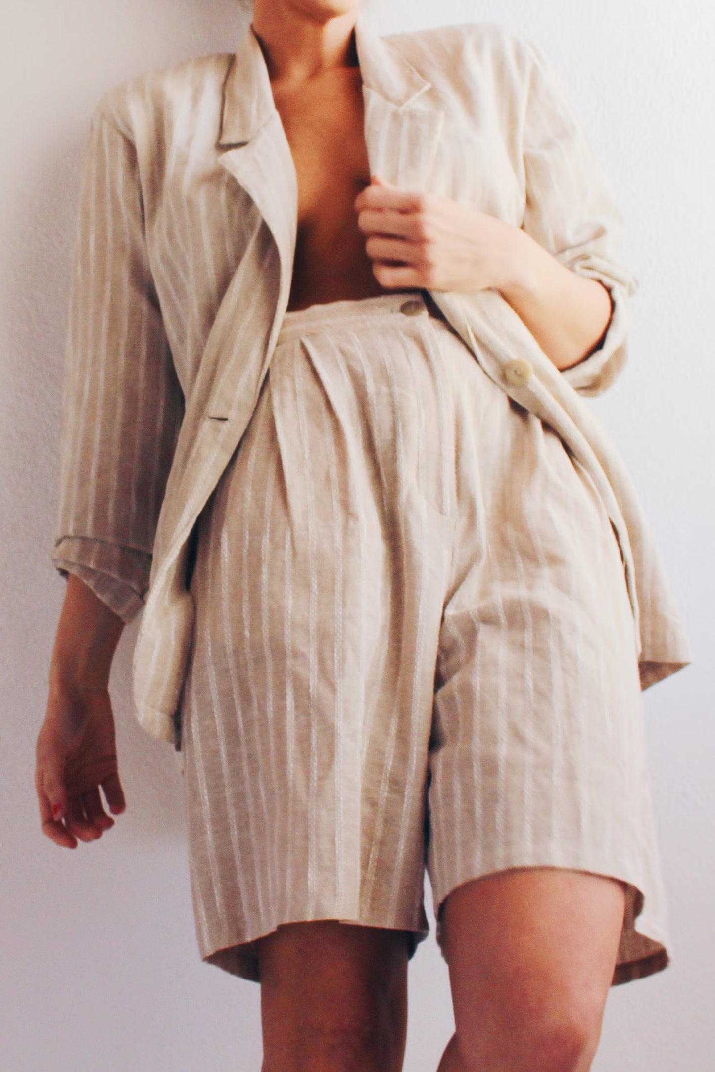 Tan pinstripe 90s suit set / Beige Striped Shorts Suit / 1980s yuppie Business Blazer Set