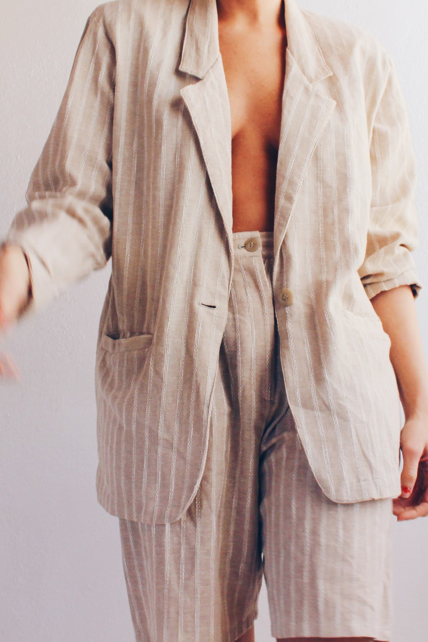 Tan pinstripe 90s suit set / Beige Striped Shorts Suit / 1980s yuppie Business Blazer Set