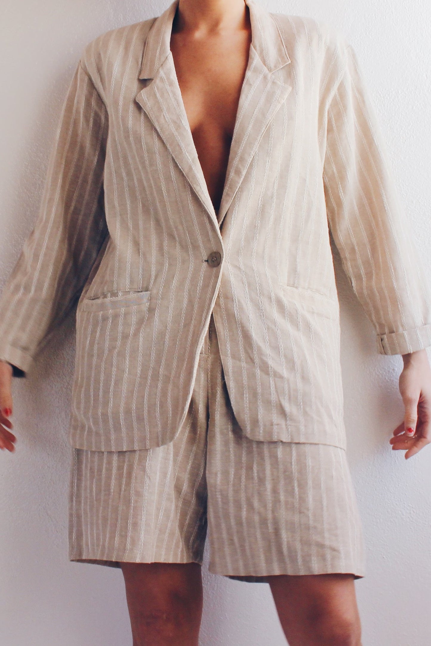 Tan pinstripe 90s suit set / Beige Striped Shorts Suit / 1980s yuppie Business Blazer Set