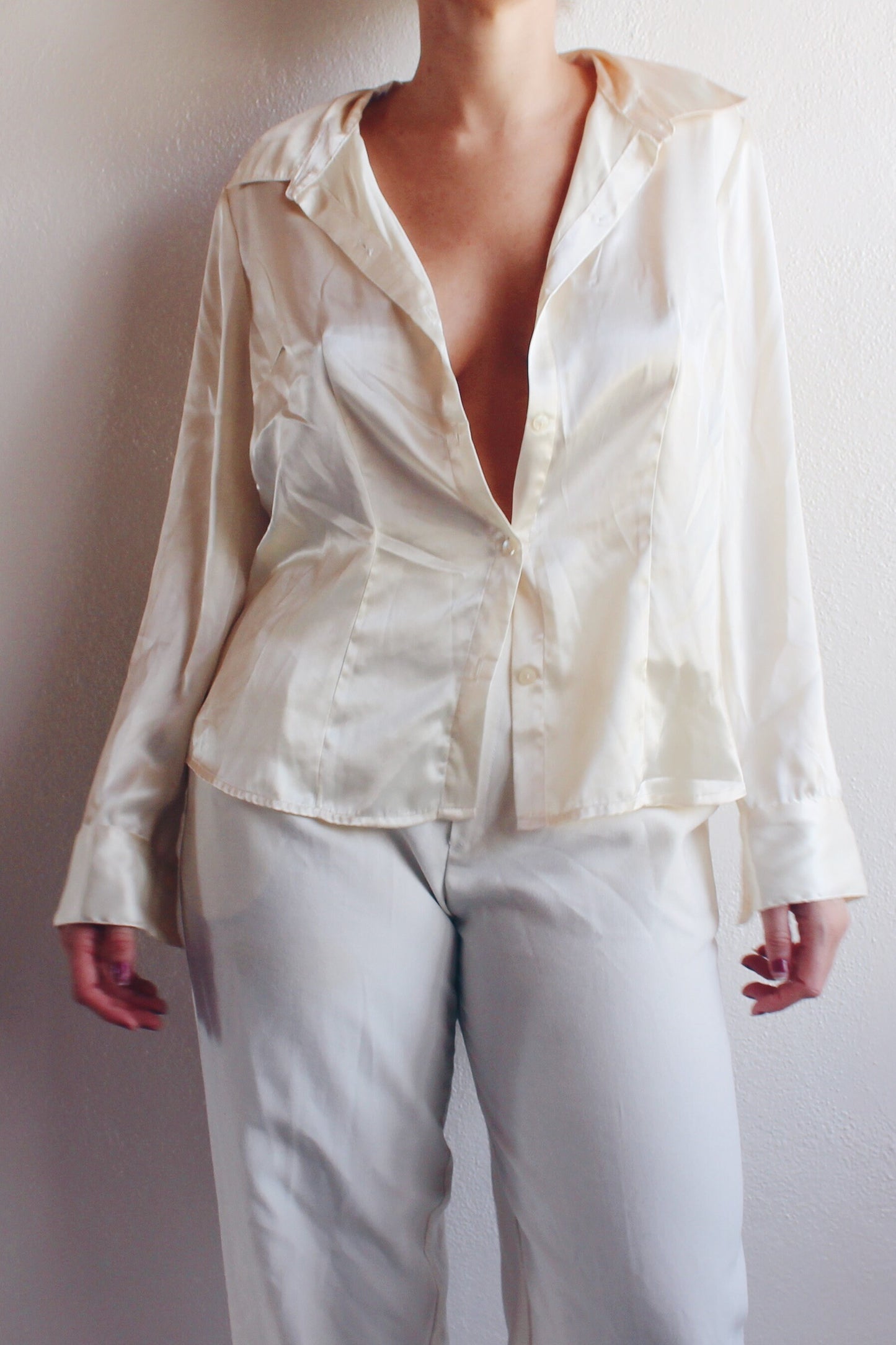 Cream liquid Silky Blouse / Shiny Metallic White Going Out Top / 1980s Sleek Sexy Shirt