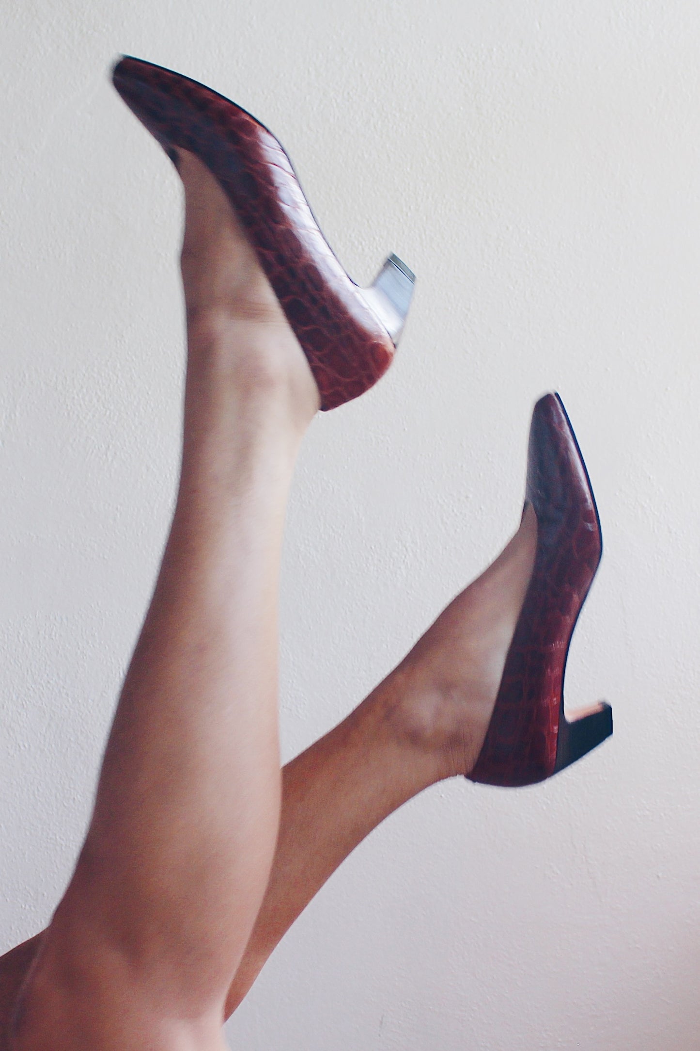 Chestnut alligator heels / brown crocodile kitten heels
