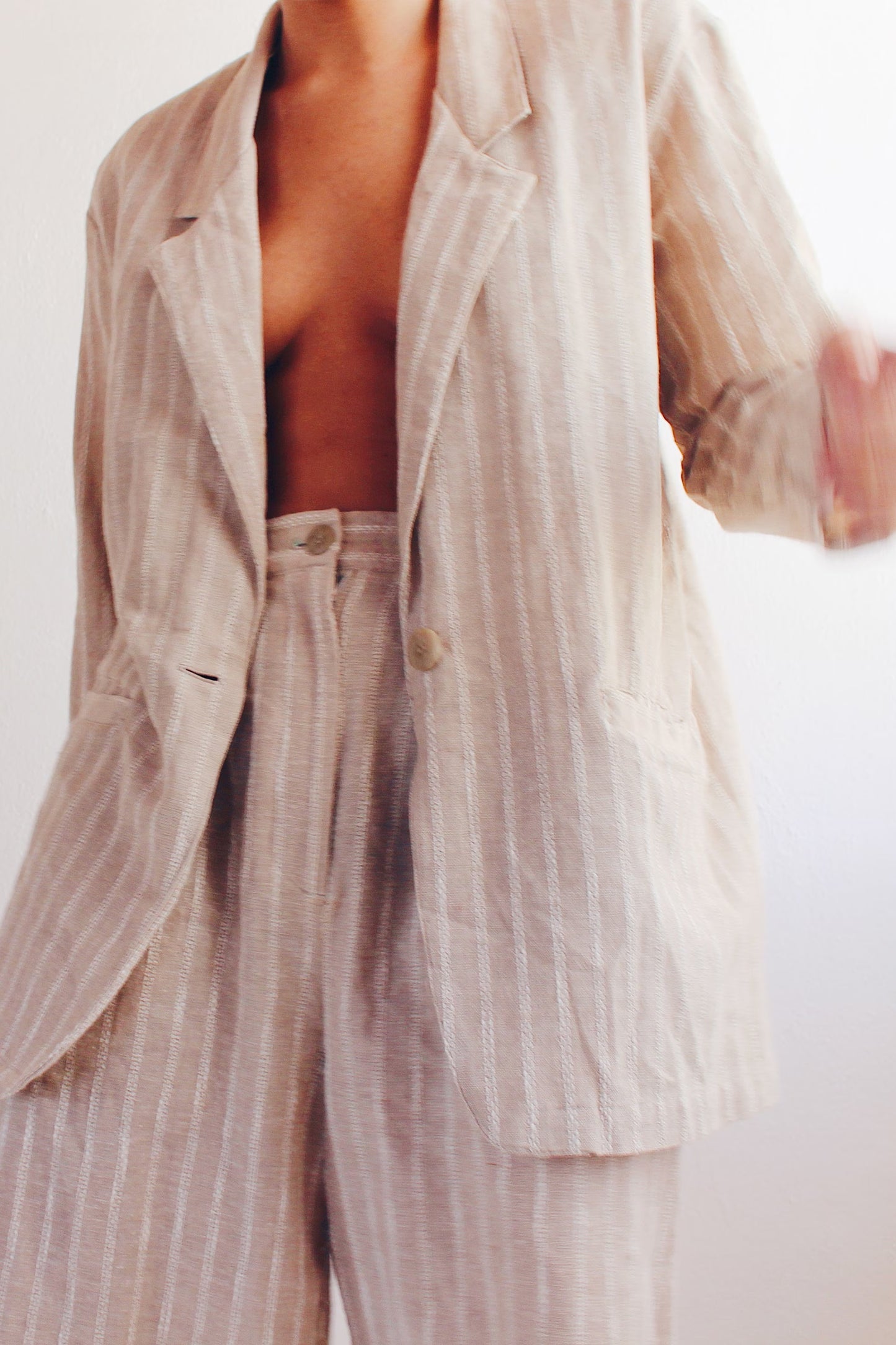 Tan pinstripe 90s suit set / Beige Striped Shorts Suit / 1980s yuppie Business Blazer Set
