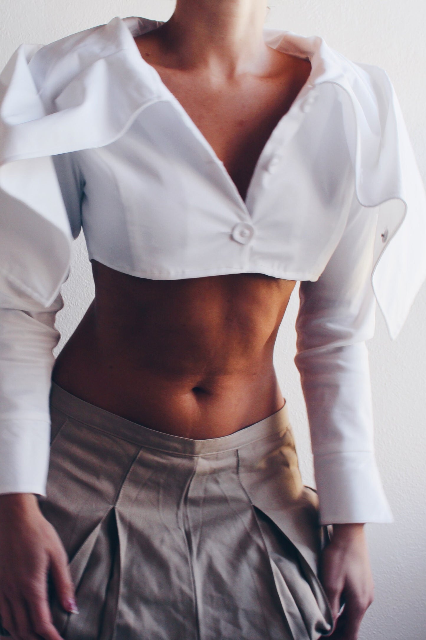 Chic Upcycled White Cropped Blouse with Dramatic Collar: Reversible button up cropped shirt