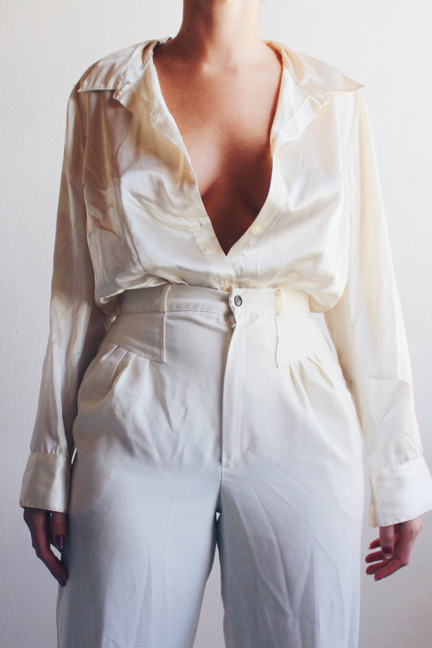 Cream liquid Silky Blouse / Shiny Metallic White Going Out Top / 1980s Sleek Sexy Shirt