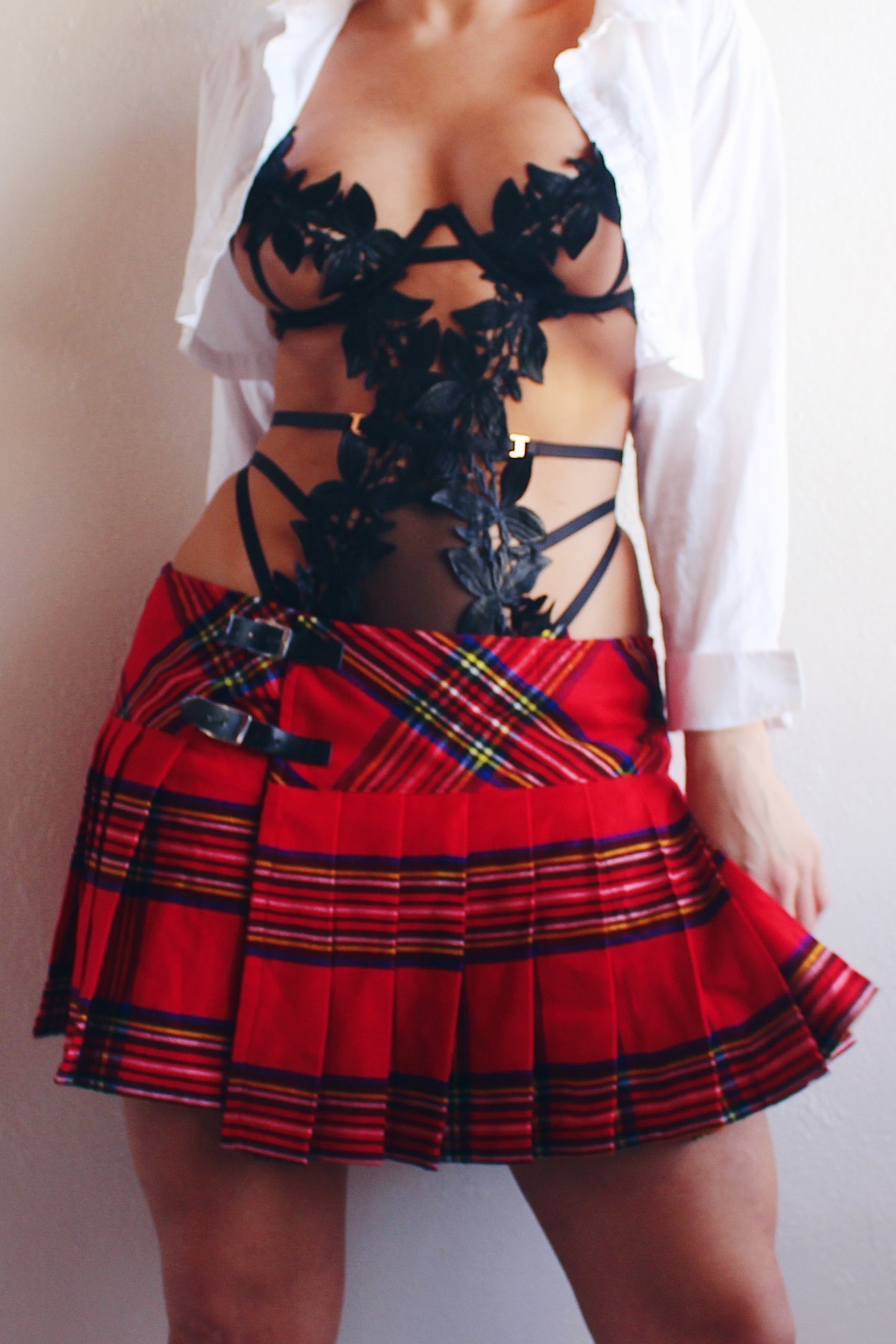 Red tartan mini skirt / 90s grunge fashion / Vintage goth apparel