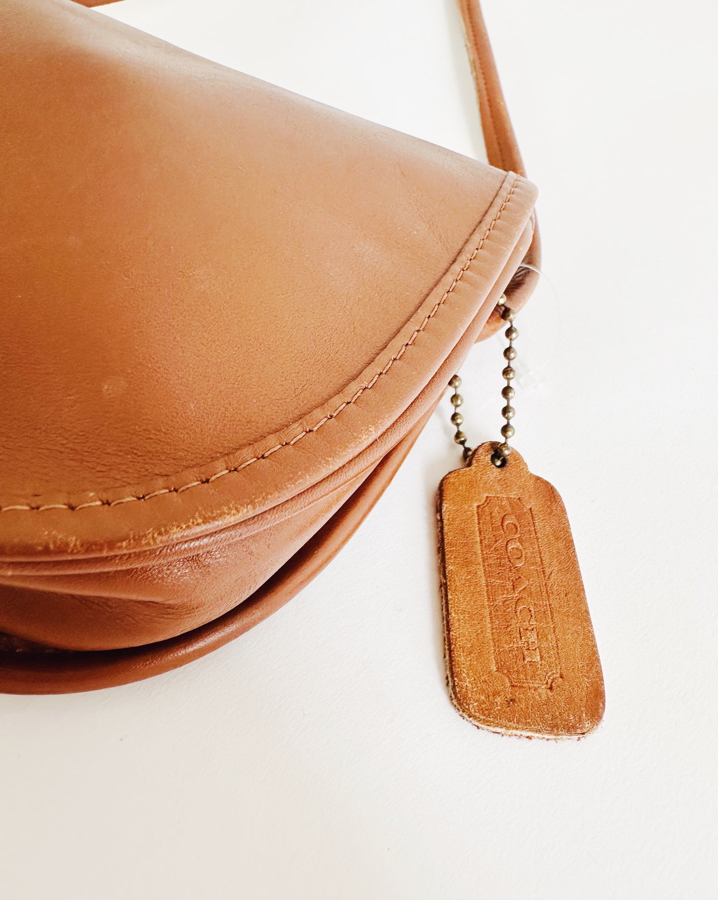 Vintage Coach Tan Patent Leather Crossbody – 90s Minimalist Chic Bag